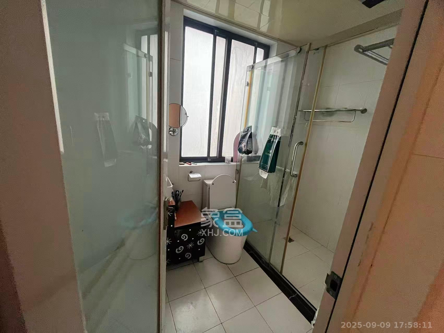 满庭芳小区 2室2厅2卫 2000.0元/月 满庭芳小区 2室2厅2卫 2000.0元/月室内图