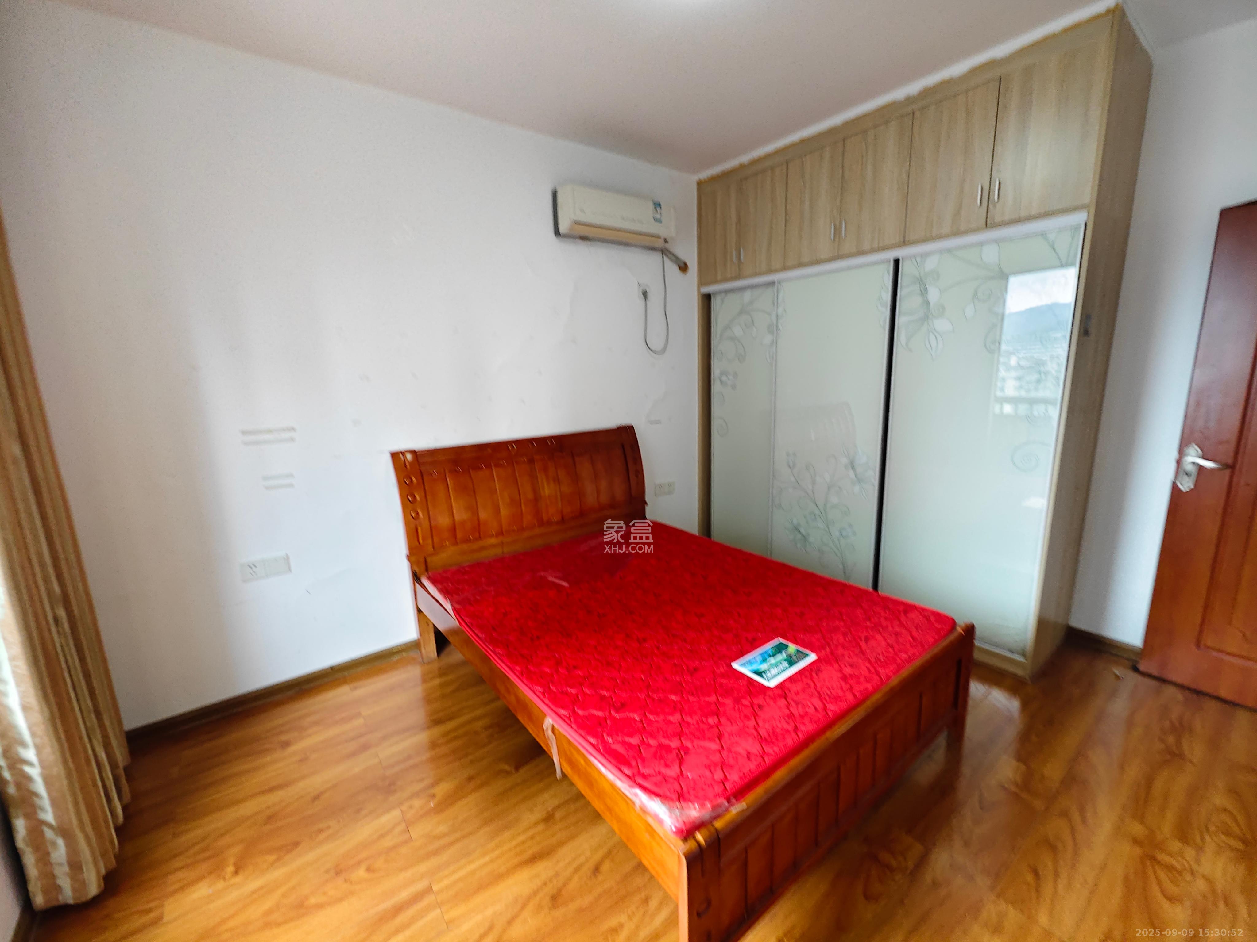 达美D6区  3室2厅1卫    2500.0元/月室内图