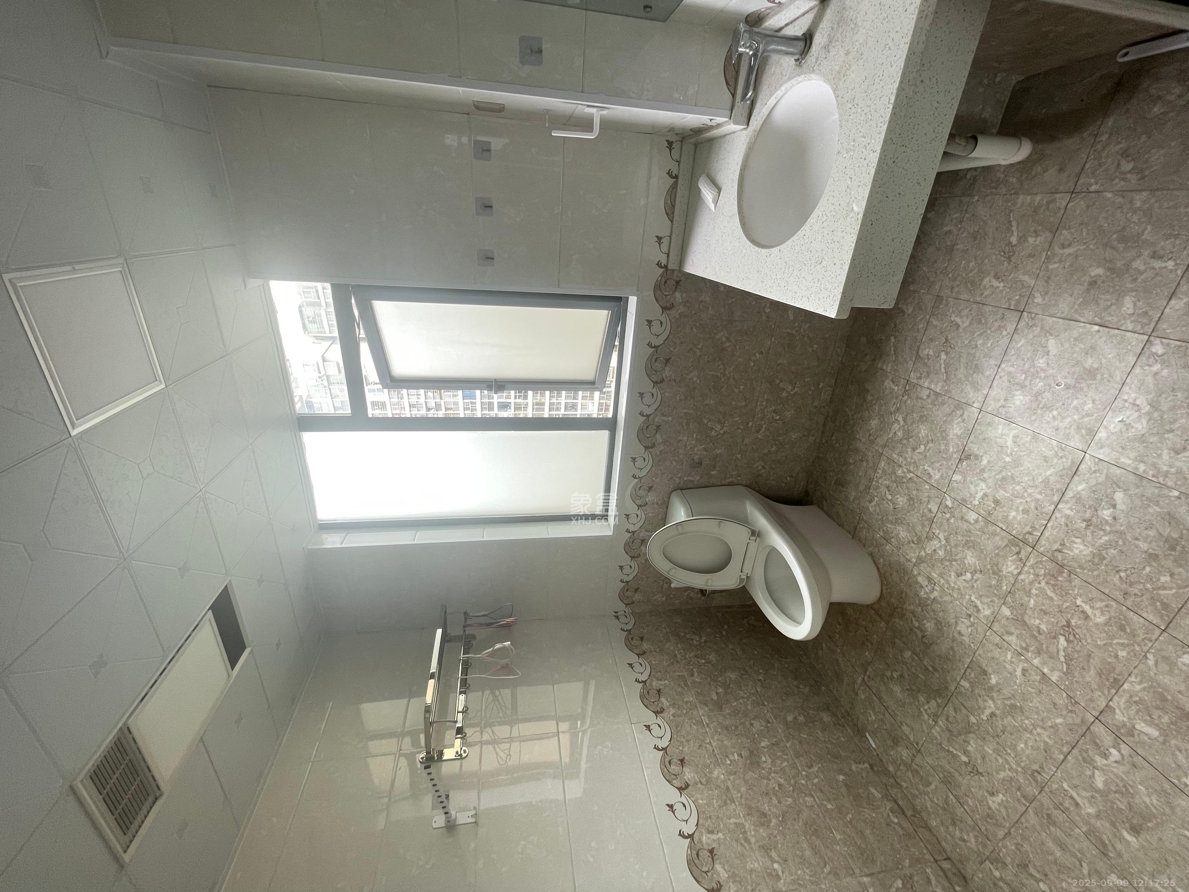 恒泰广场 1室0厅0卫 3200.0元/月 恒泰广场 1室0厅0卫 3200.0元/月室内图