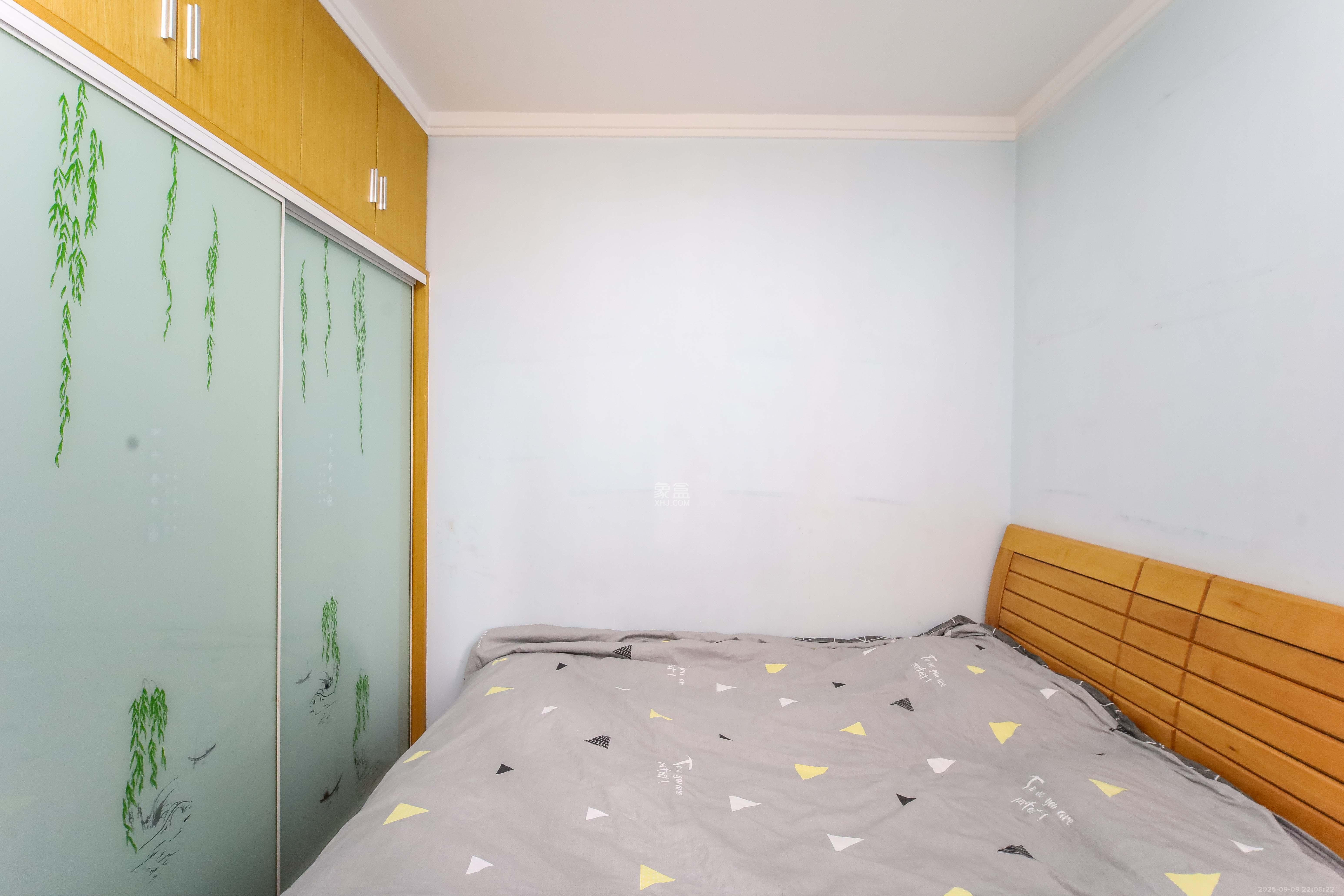 锦湘国际星城三期(锦绣苑) 3室2厅2卫 122.0万 锦湘国际星城三期(锦绣苑) 3室2厅2卫 122.0万卧室