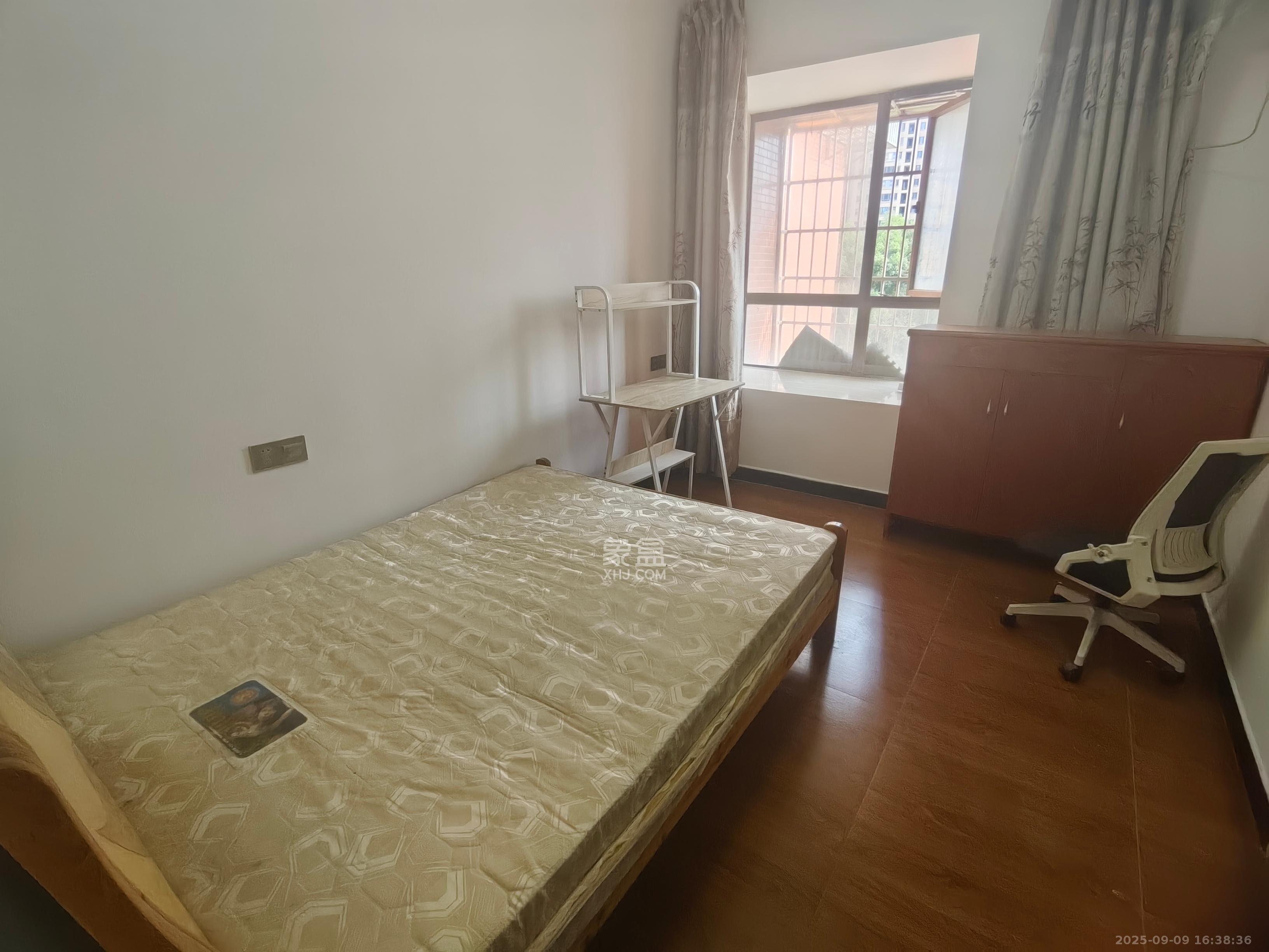 德庆水韵山城  1室2厅1卫    1500.0元/月室内图