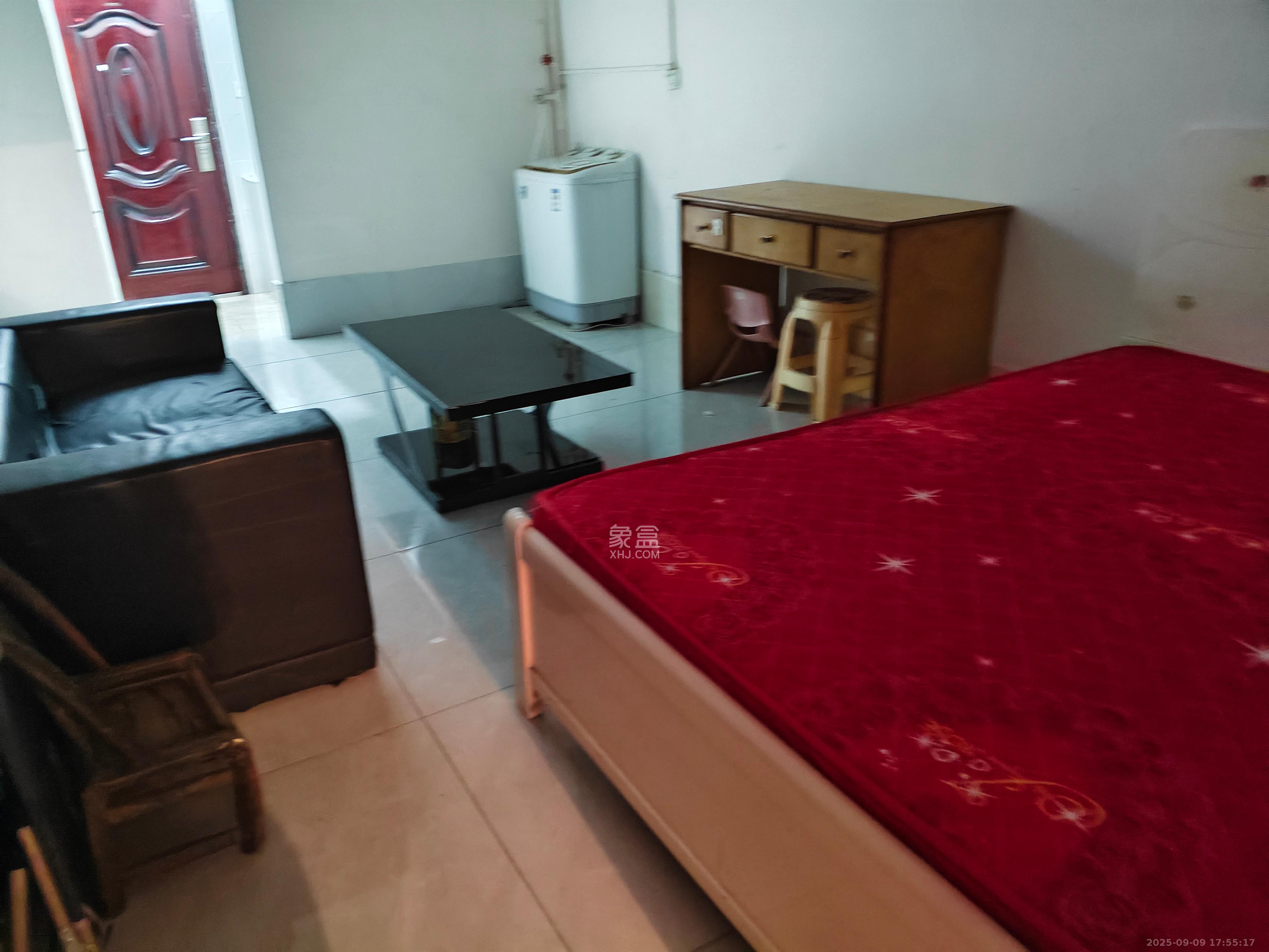 龙蟠小区 1室1厅1卫 900.0元/月 龙蟠小区 1室1厅1卫 900.0元/月室内图