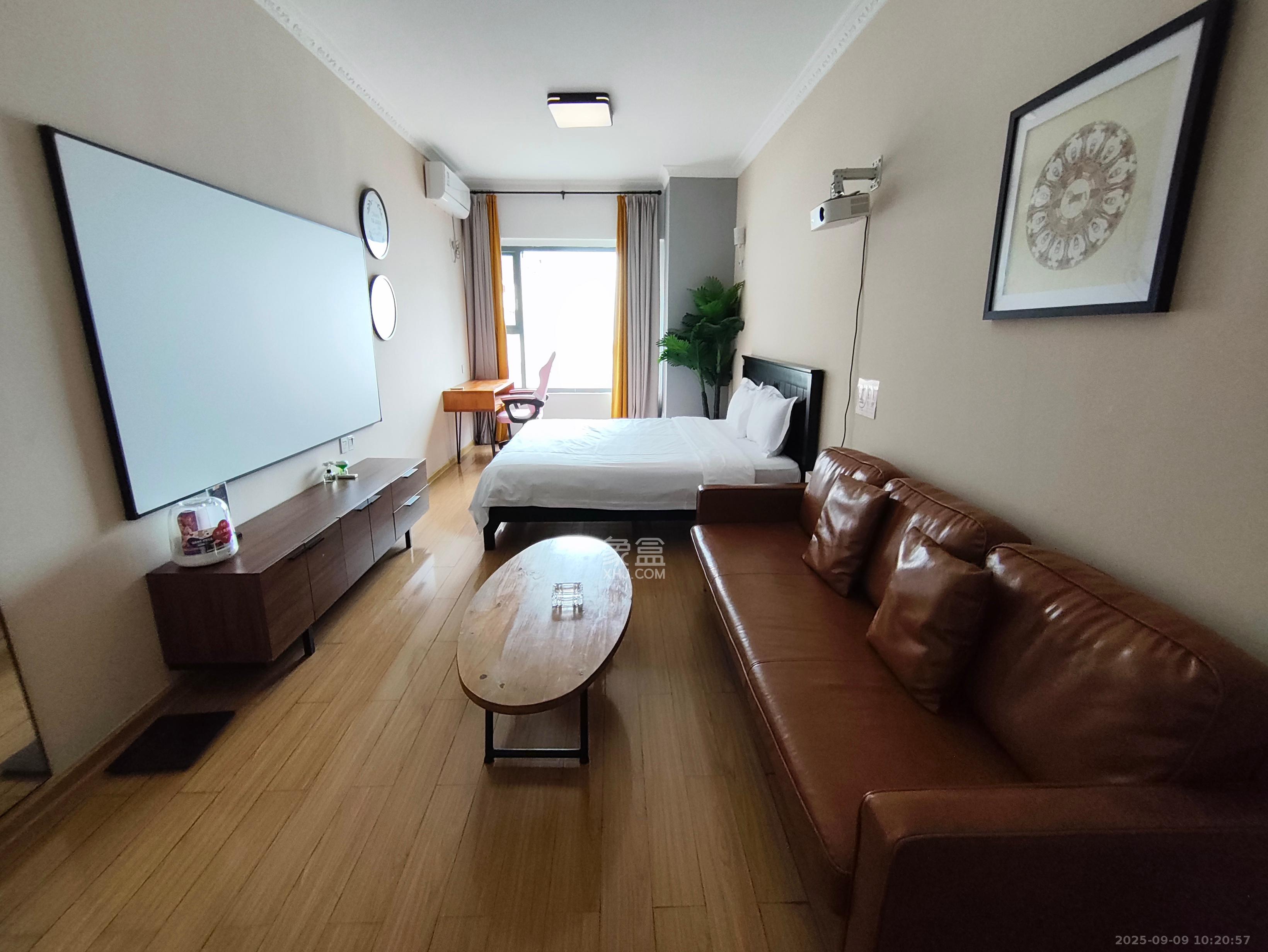 东怡外国(南湖一号) 1室1厅1卫 2200.0元/月 东怡外国(南湖一号) 1室1厅1卫 2200.0元/月室内图