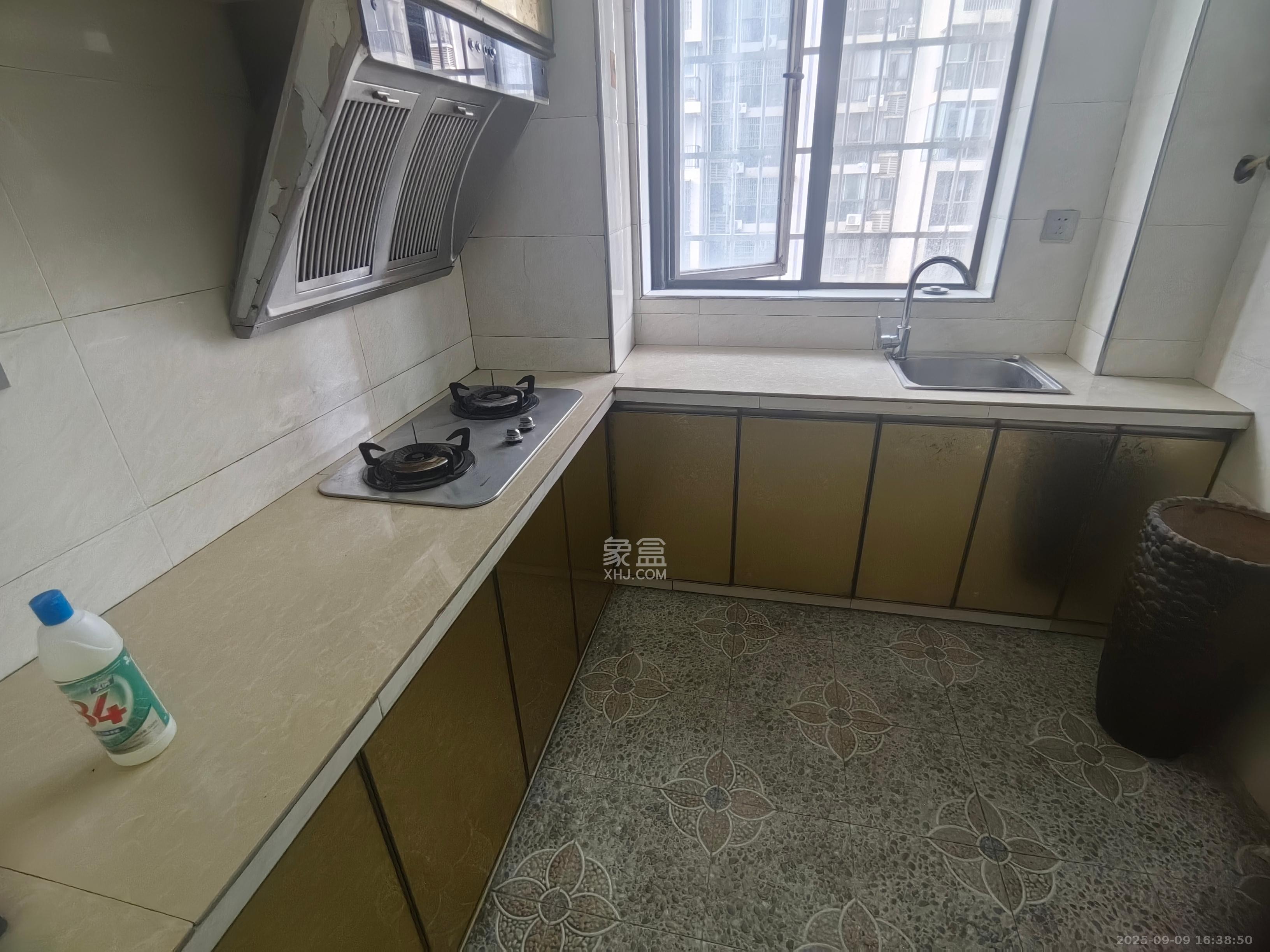 德庆水韵山城  1室2厅1卫    1500.0元/月室内图