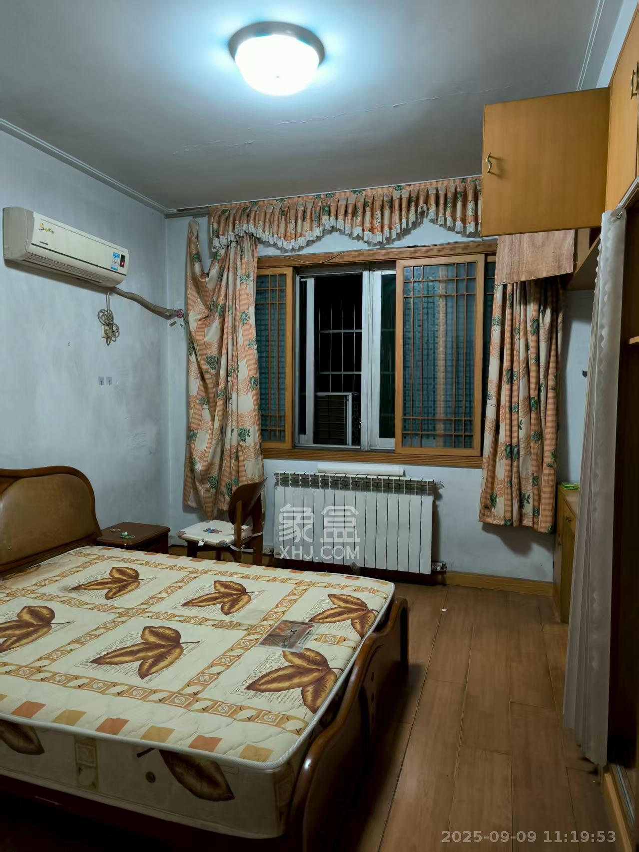 公安分局宿舍  3室2厅2卫    2200.0元/月室内图