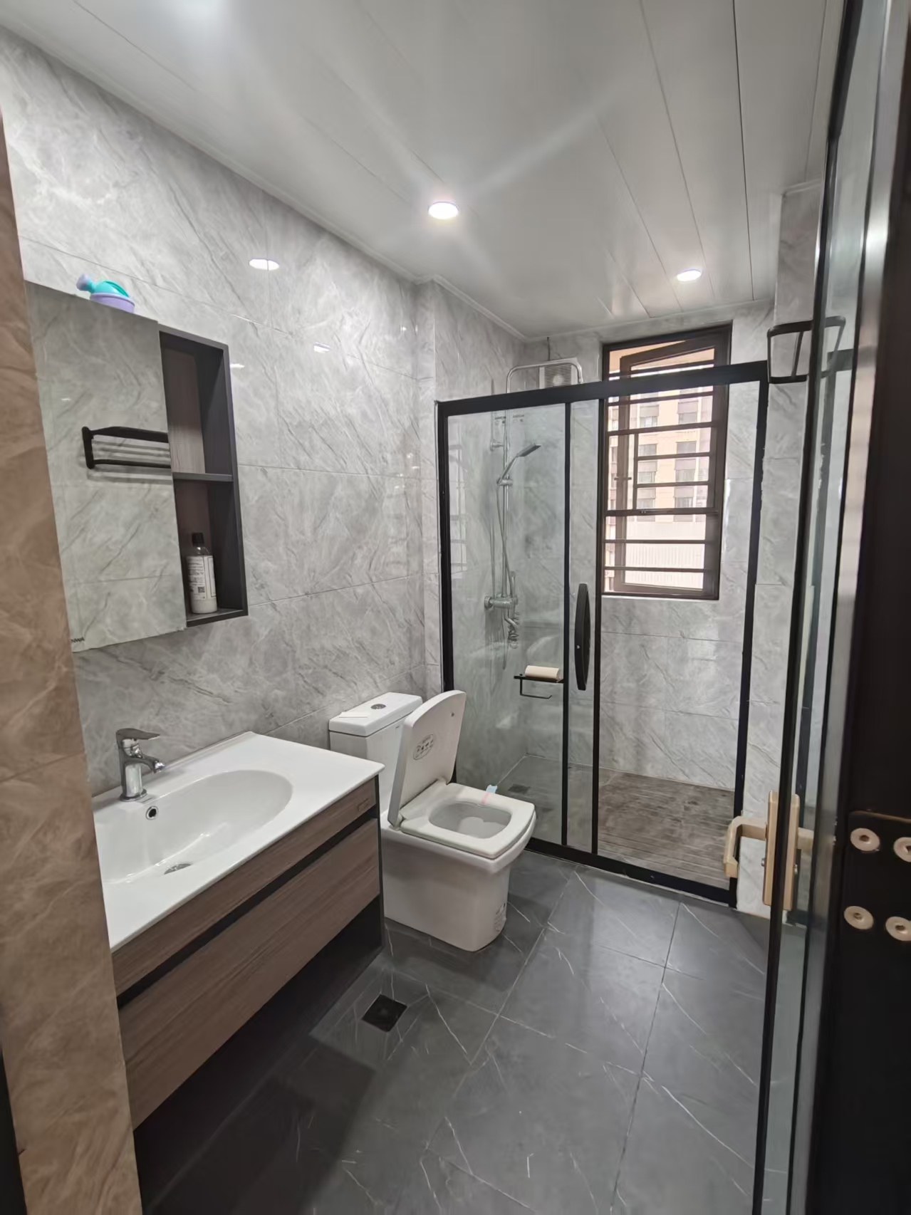 恩祥新城 4室2厅2卫 3800.0元/月 恩祥新城 4室2厅2卫 3800.0元/月室内图