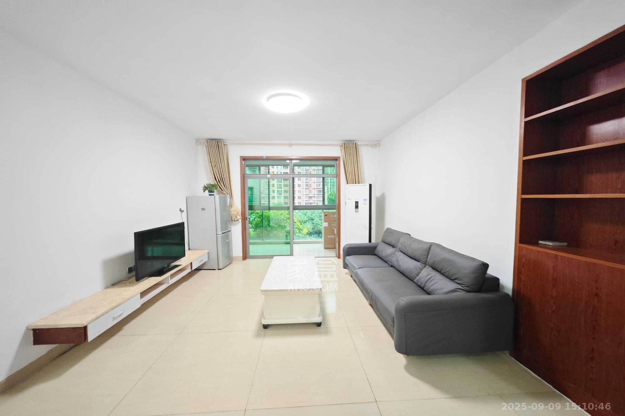 新城新世界一二三期 3室2厅1卫 87.0万 新城新世界一二三期 3室2厅1卫 87.0万客厅