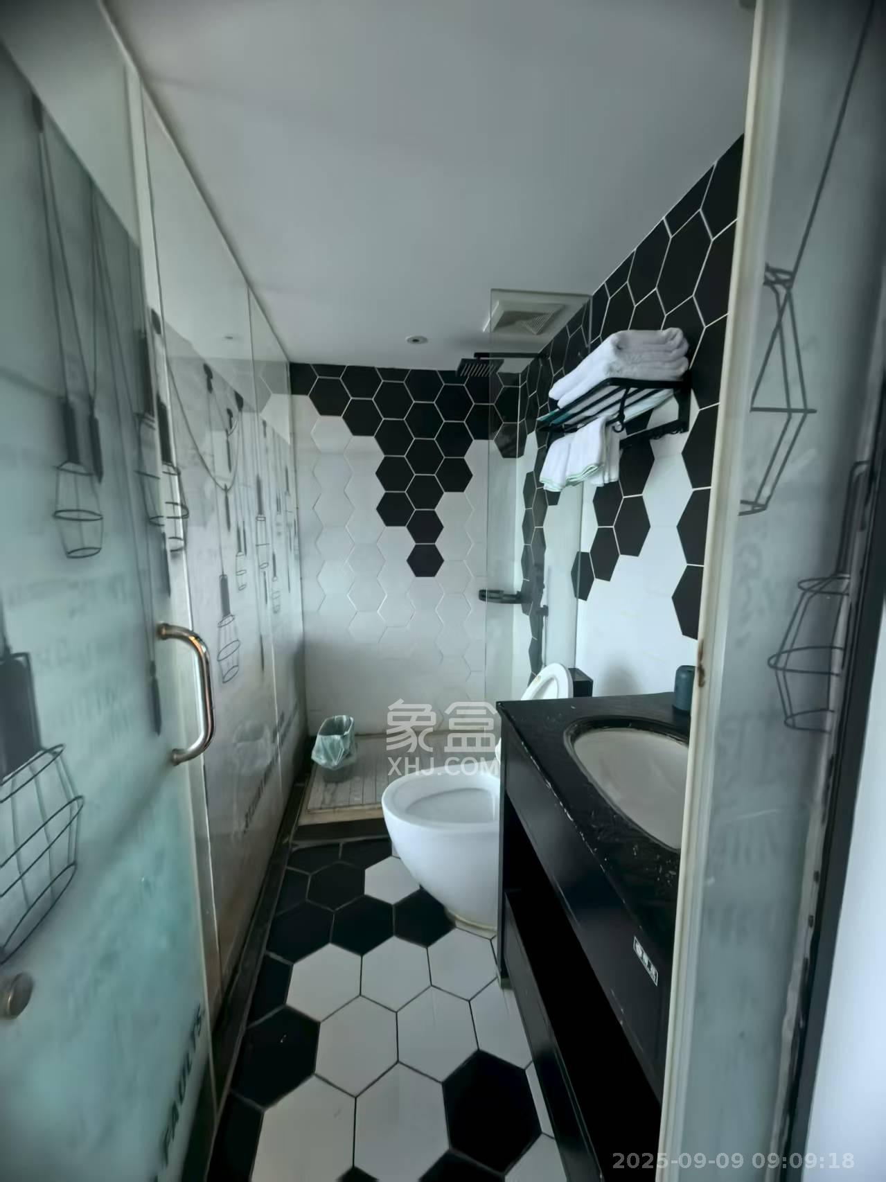 潮宗御苑 5室2厅2卫 7000.0元/月 潮宗御苑 5室2厅2卫 7000.0元/月室内图