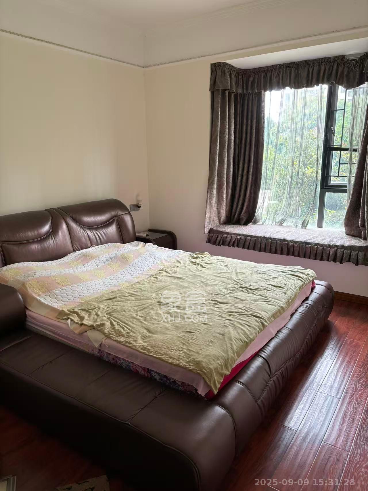 卓越蔚蓝海岸二期 4室2厅2卫 3500.0元/月 卓越蔚蓝海岸二期 4室2厅2卫 3500.0元/月室内图