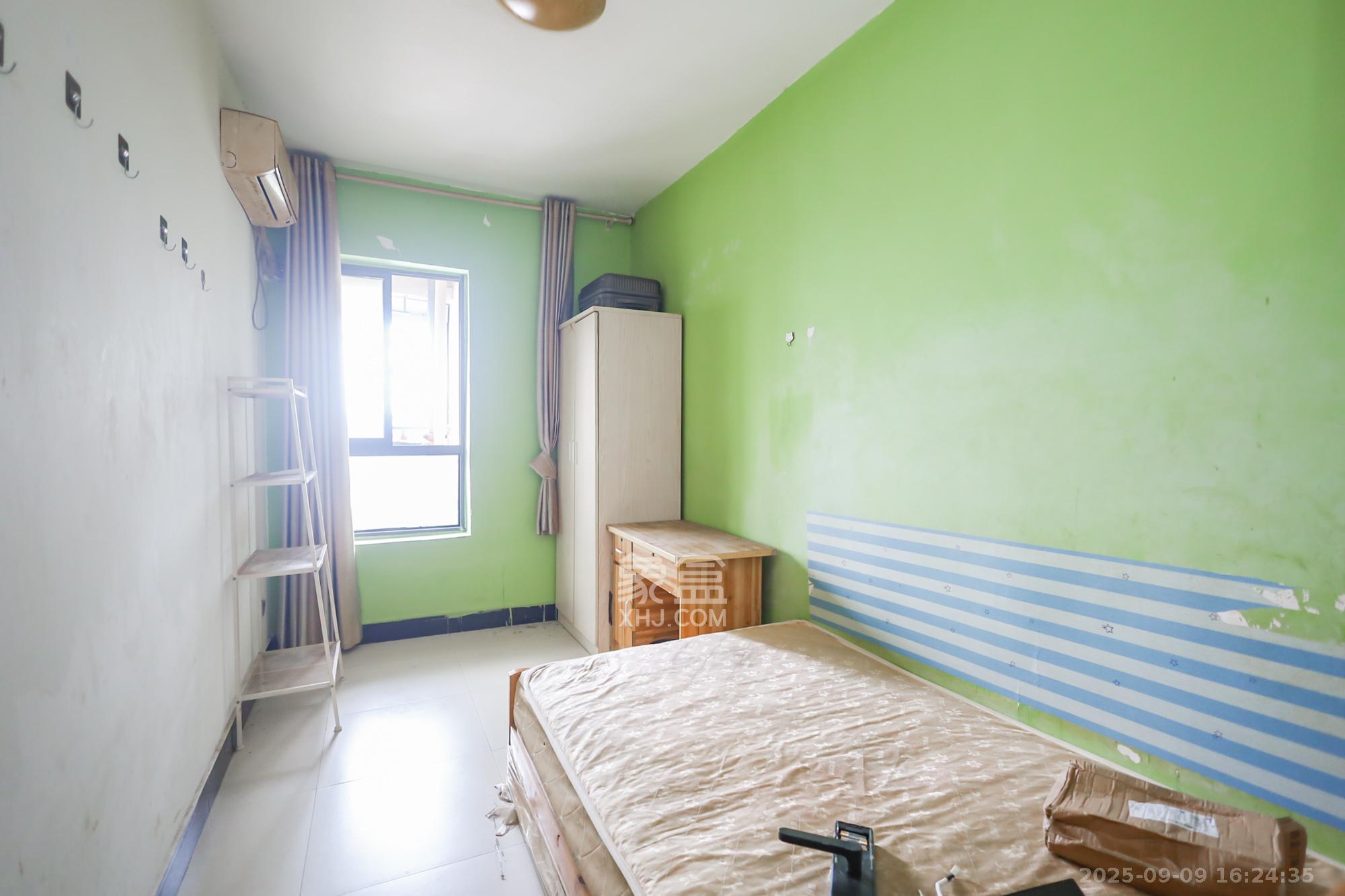 奥克斯广场  3室2厅1卫    110.0万 奥克斯广场  3室2厅1卫    110.0万卧室