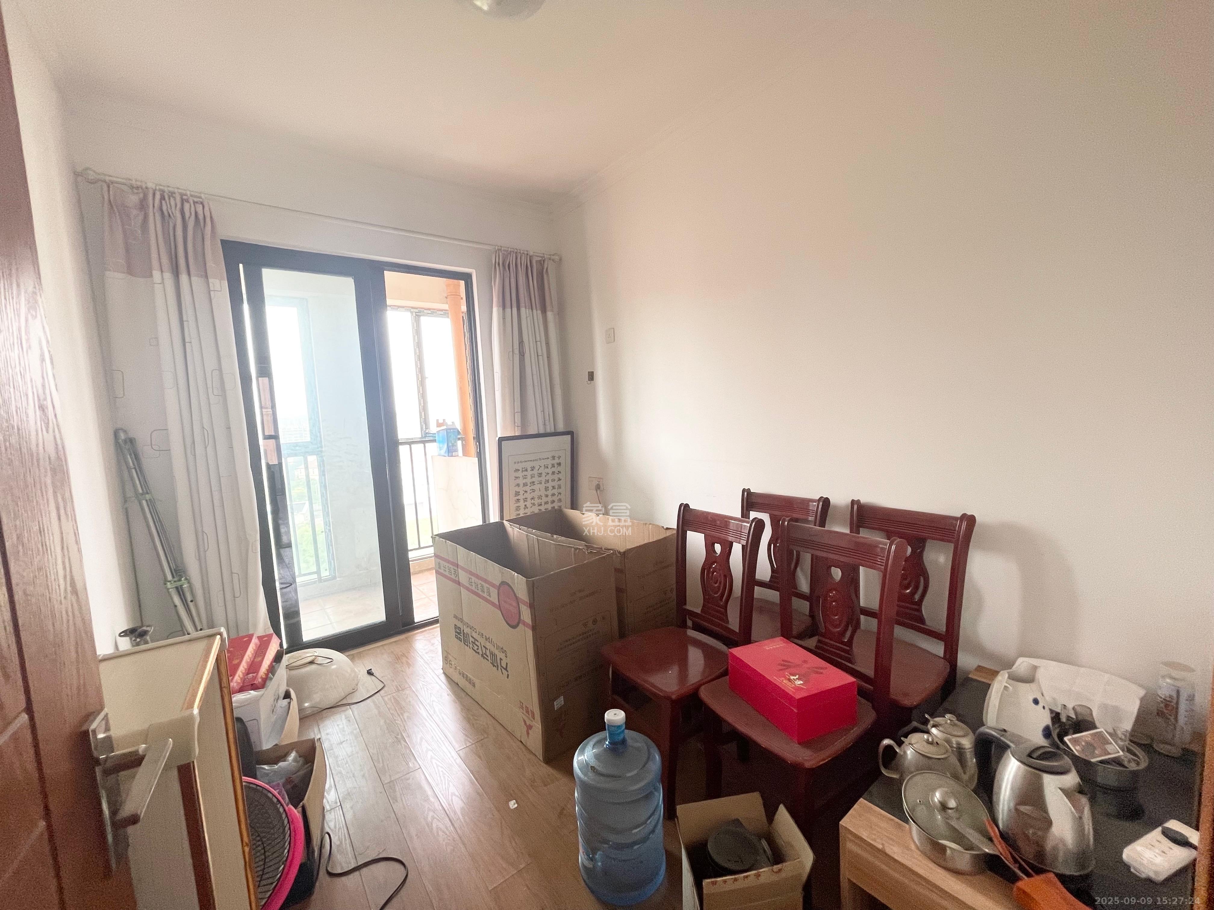 中信凯旋蓝岸（中信新城三期）  3室1厅1卫    2100.0元/月室内图