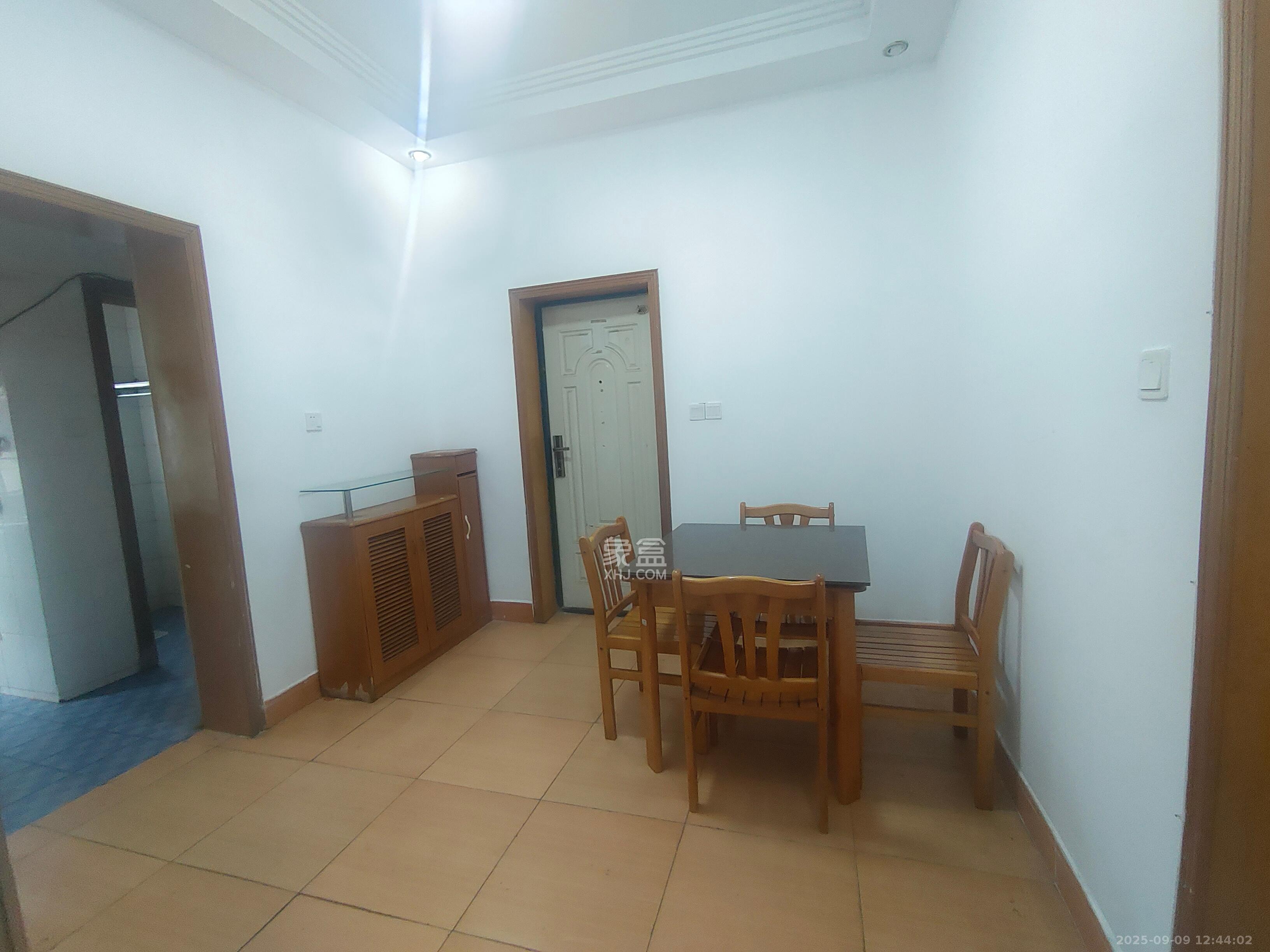 梅岭村  3室2厅1卫    2100.0元/月室内图