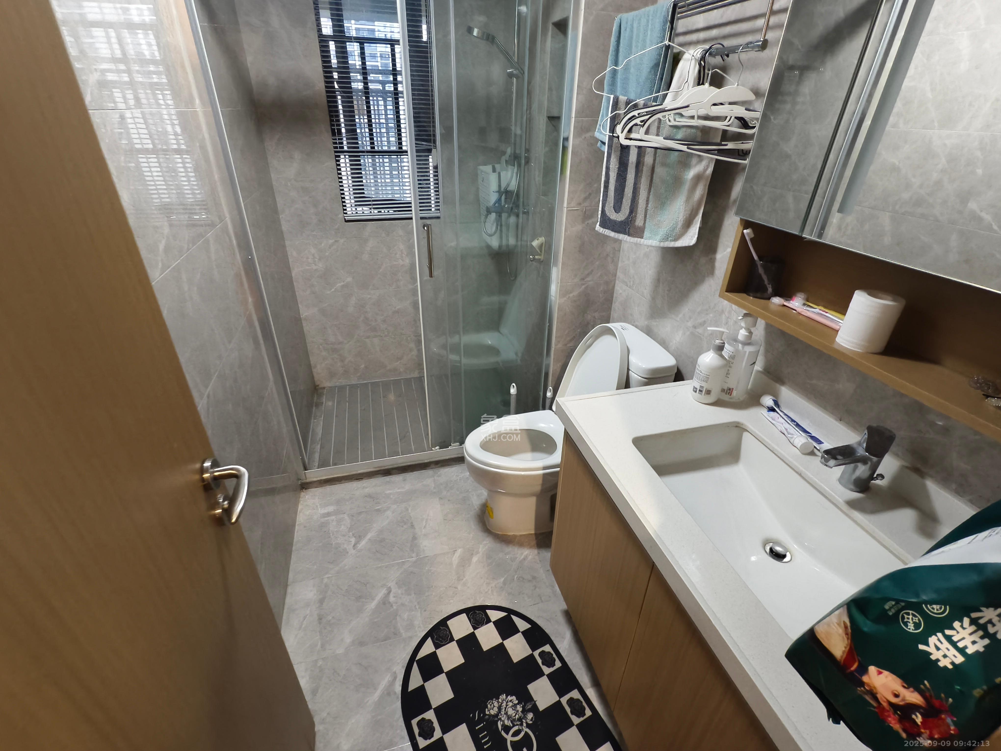 旭辉雨花郡  3室2厅2卫   4300.00元/月室内图