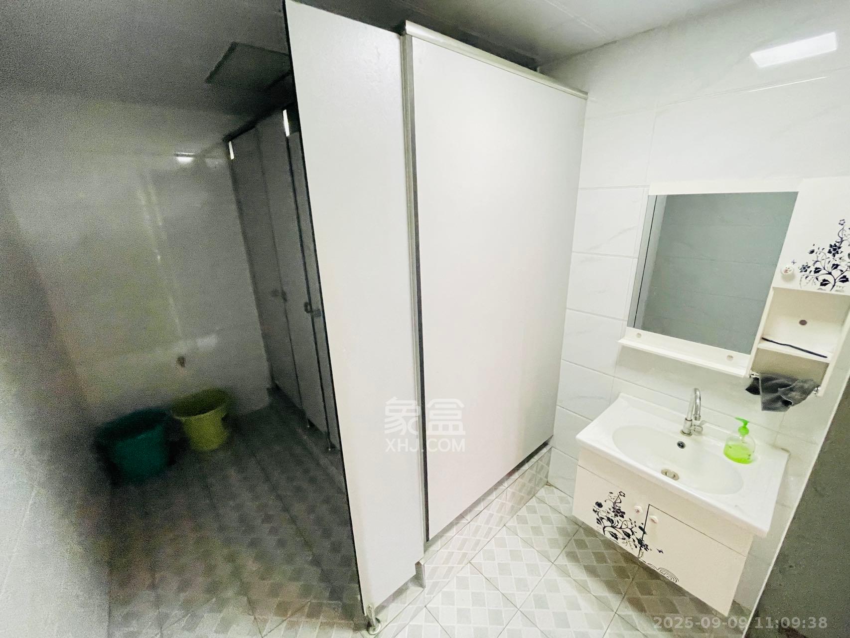 归心苑 7室3厅4卫 12800.0元/月 归心苑 7室3厅4卫 12800.0元/月室内图