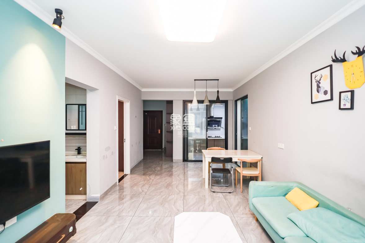 长房云时代 3室2厅1卫 71.8万 长房云时代 3室2厅1卫 71.8万客厅