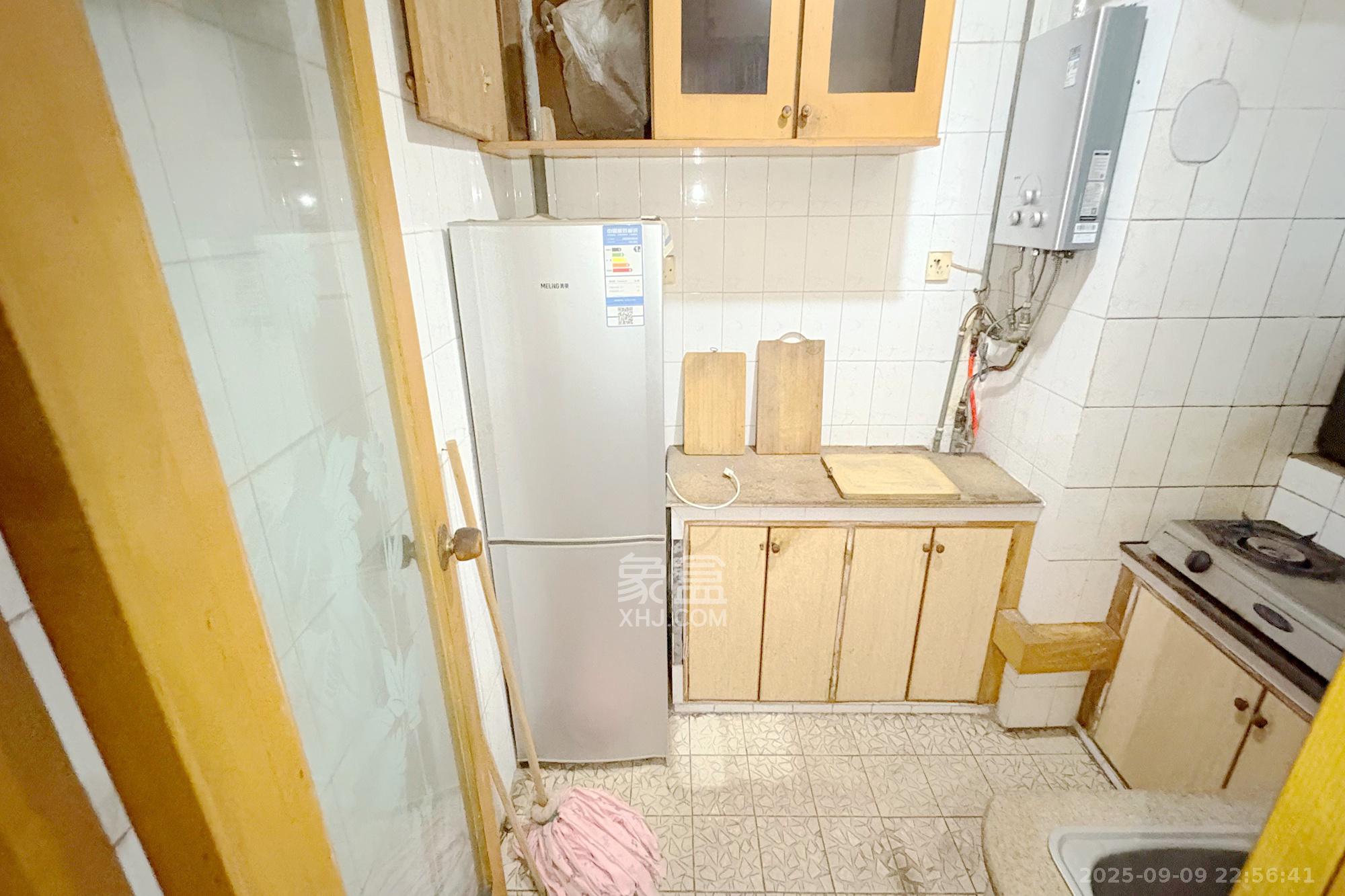 长铁高层  2室2厅1卫    68.0万 长铁高层  2室2厅1卫    68.0万厨房