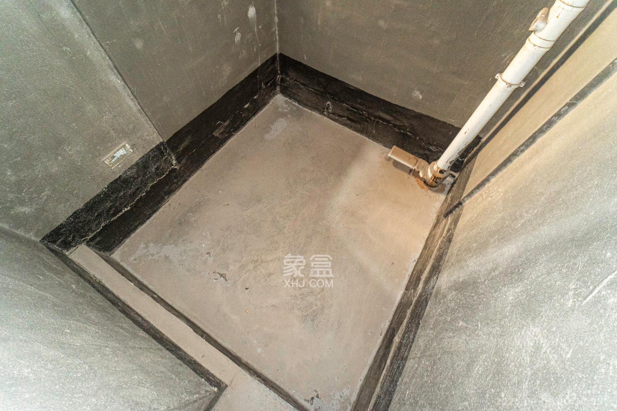 艺源颂雅小区（719街区）  4室2厅2卫   95.00万卫生间
