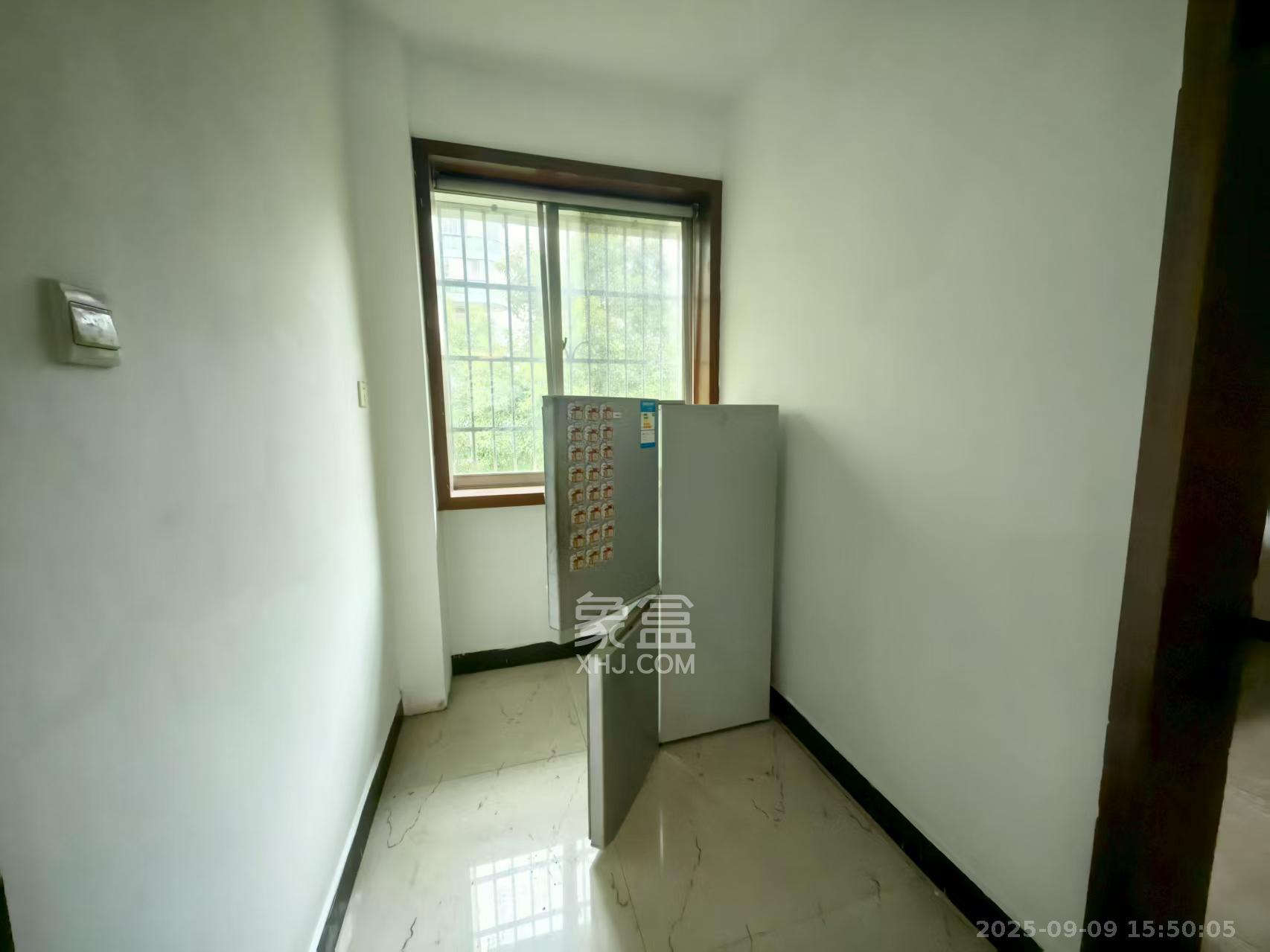 湖开小区（湖南开关厂宿舍）/南大桥社区  3室2厅2卫    1280.0元/月室内图