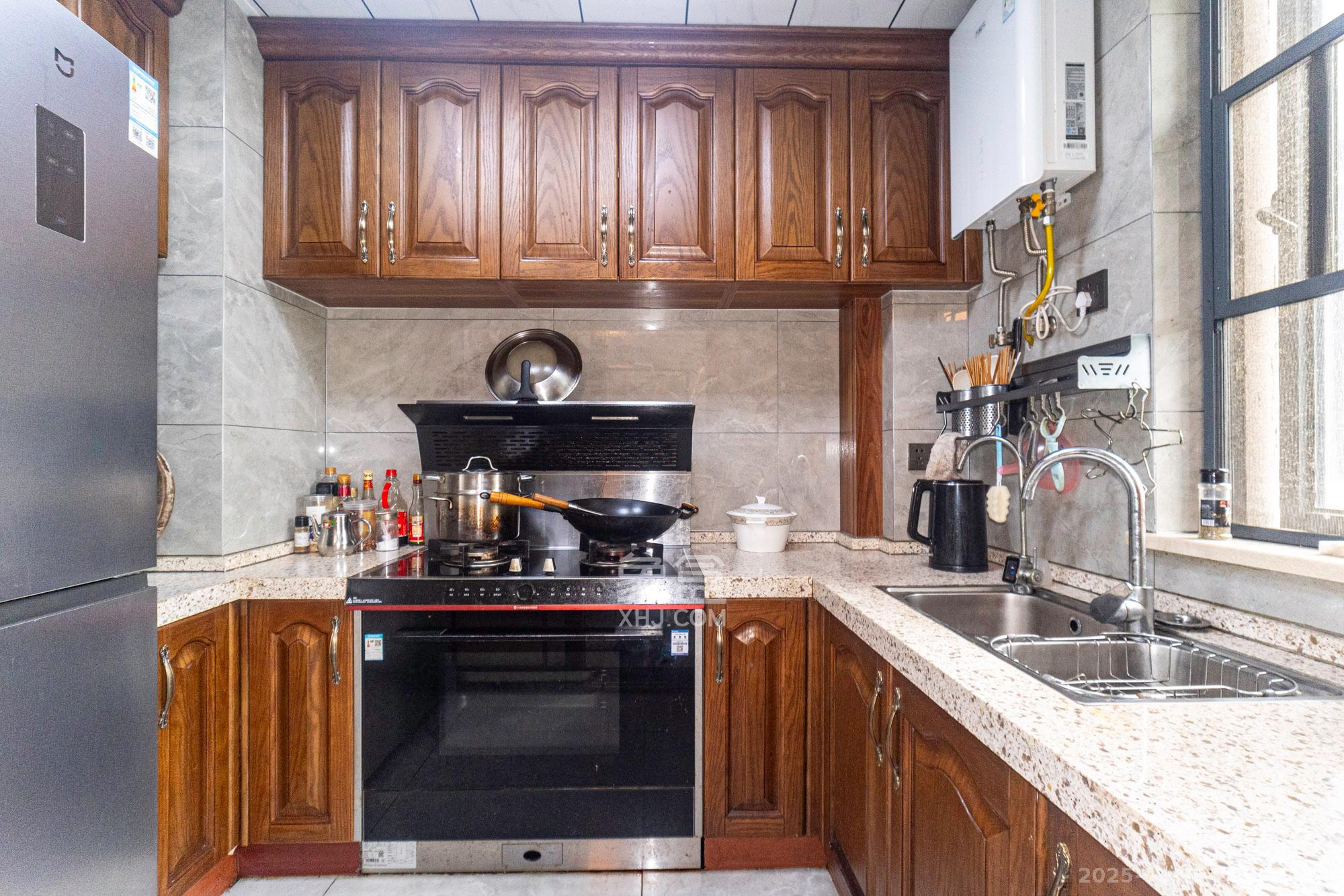 中建悦和城  4室2厅2卫    126.8万 中建悦和城  4室2厅2卫    126.8万厨房