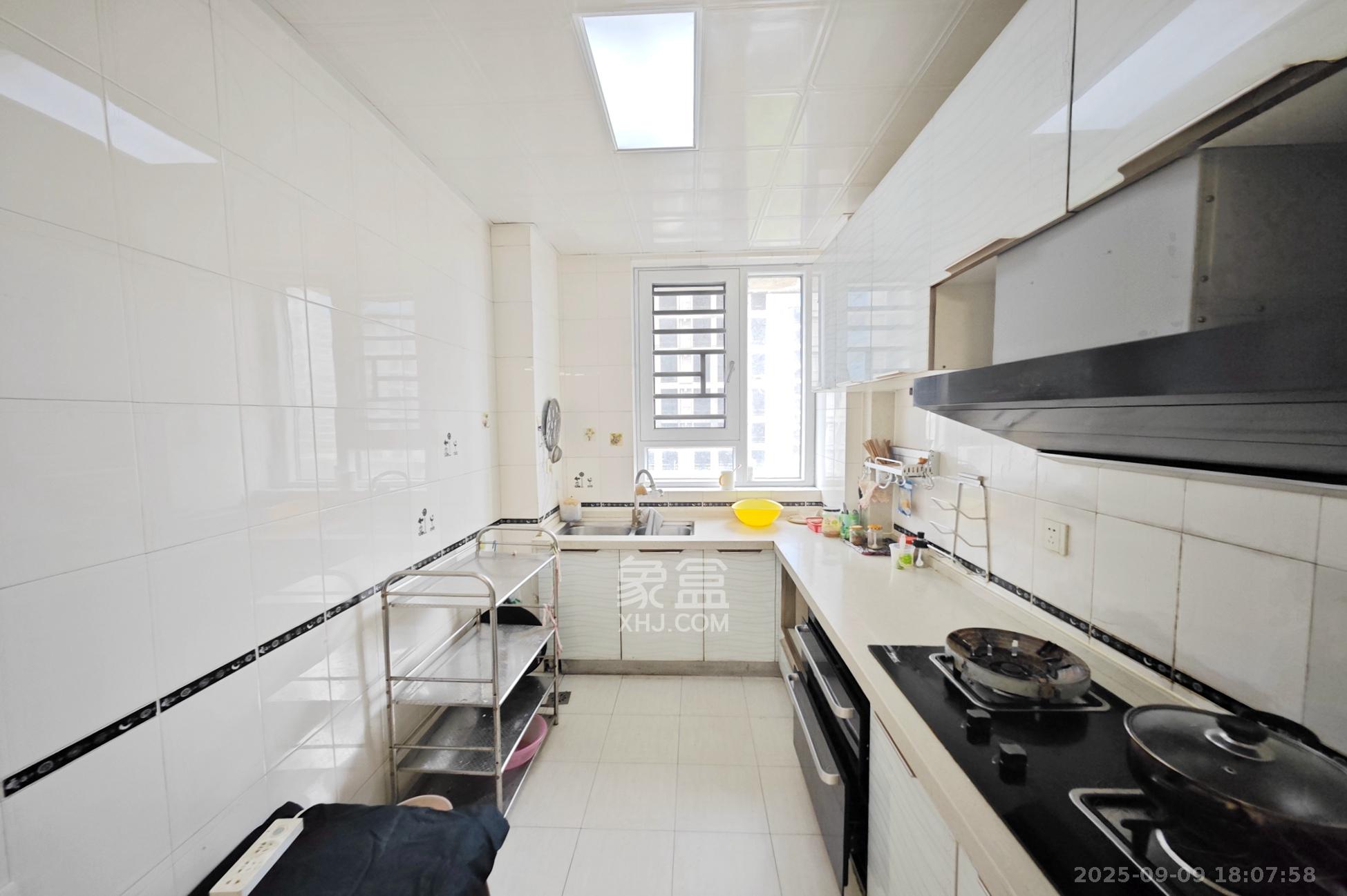 佳润新城(佳润新都) 3室2厅2卫 118.0万 佳润新城(佳润新都) 3室2厅2卫 118.0万厨房