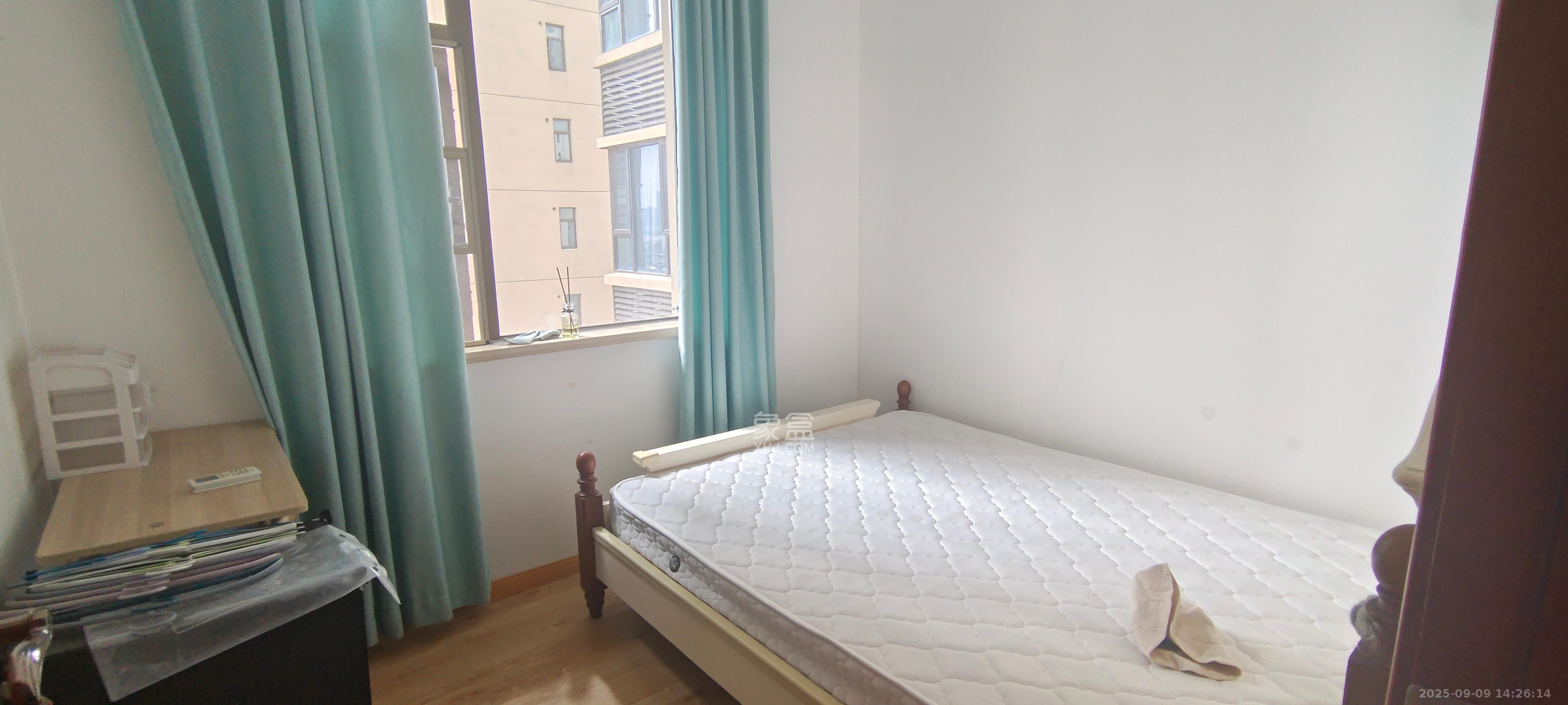 江山帝景哈佛  3室2厅1卫    2000.0元/月室内图