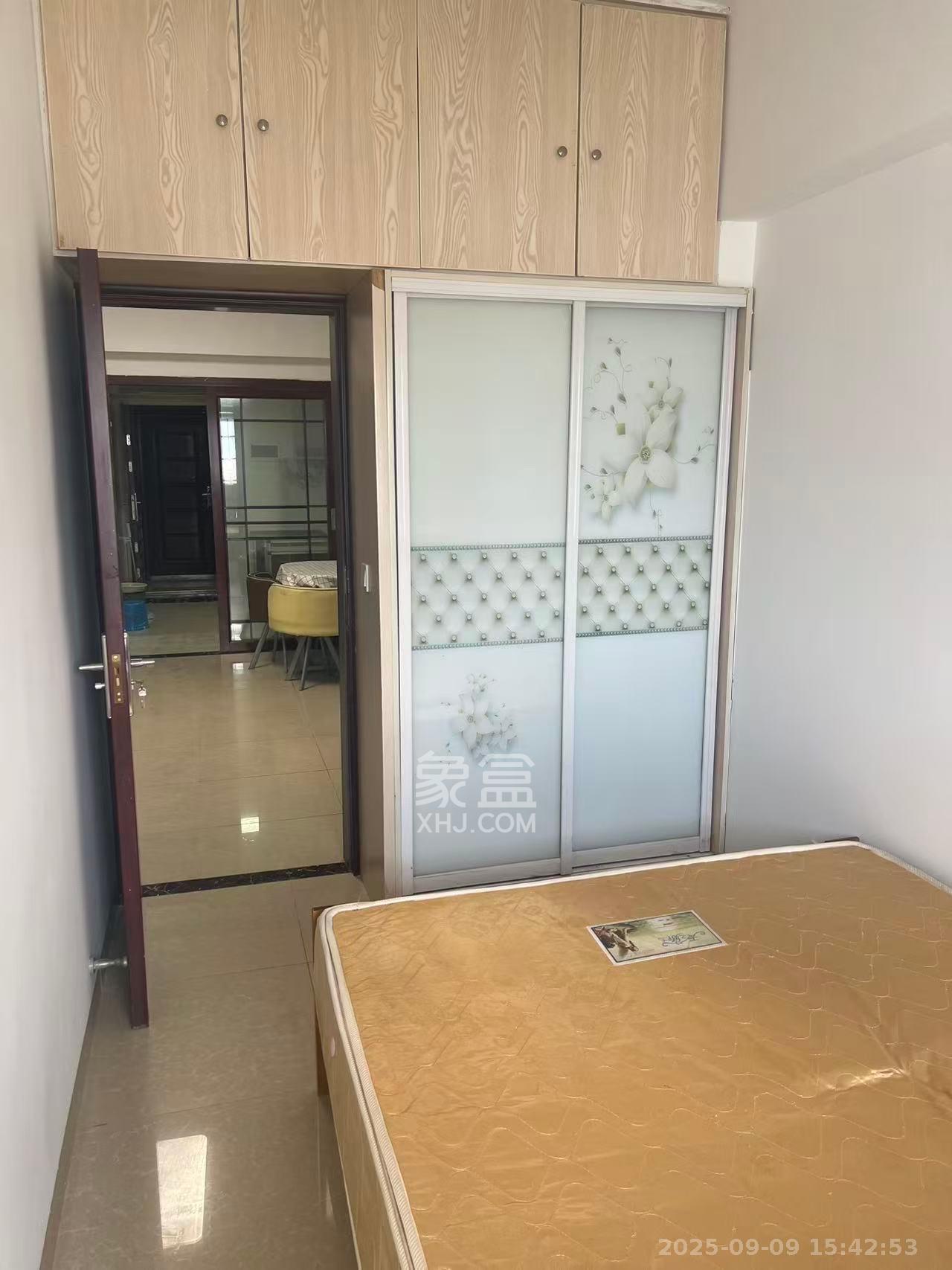 麓枫和苑 1室1厅1卫 1800.0元/月 麓枫和苑 1室1厅1卫 1800.0元/月室内图