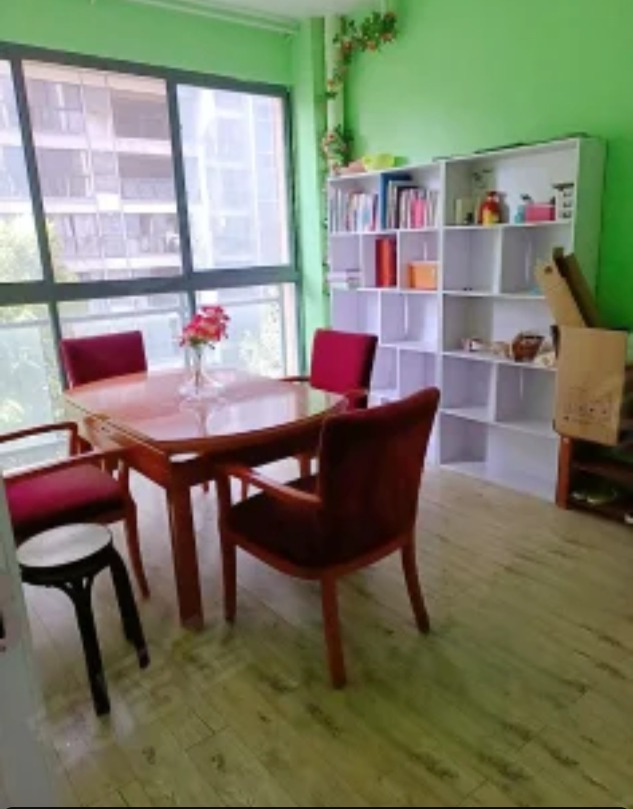 月亮湾三期  3室2厅1卫    1600.0元/月 月亮湾三期  3室2厅1卫    1600.0元/月室内图