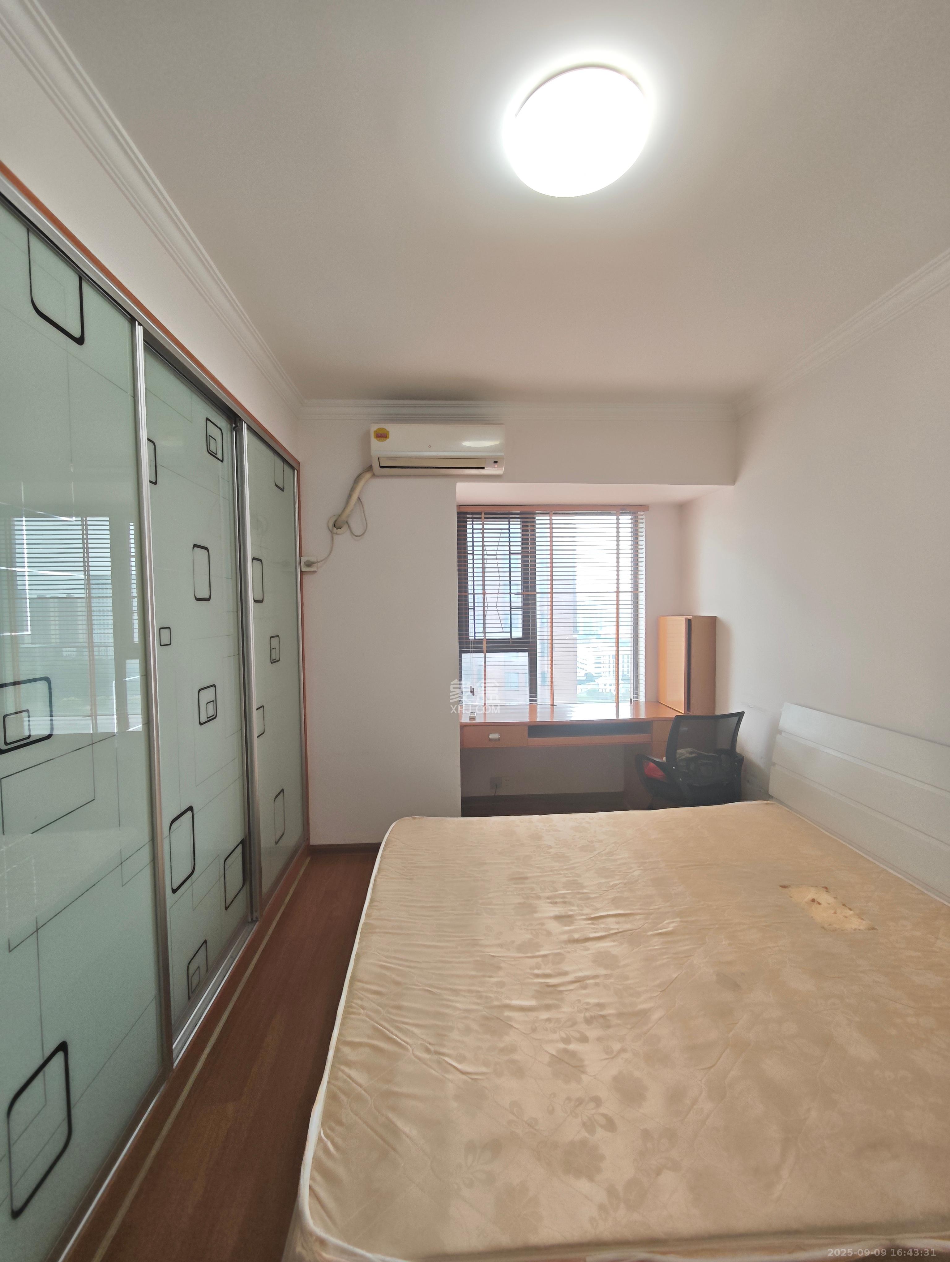 三一街区  3室2厅1卫   1800.00元/月室内图