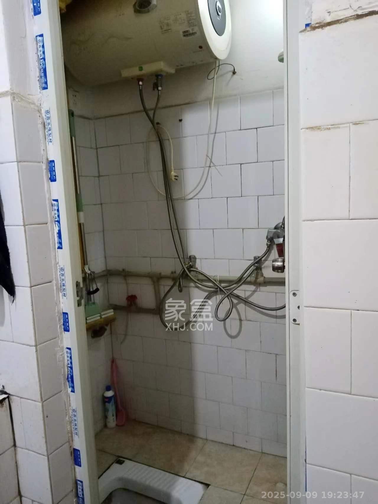 人民新村  2室1厅1卫    1600.0元/月 人民新村  2室1厅1卫    1600.0元/月室内图