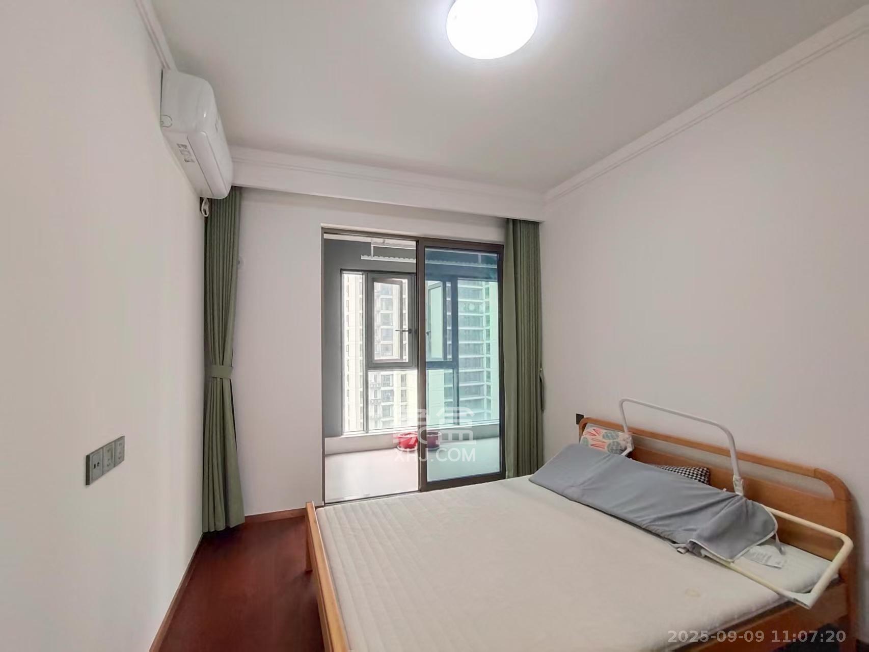 旭辉雨花郡  4室2厅2卫    4000.0元/月室内图