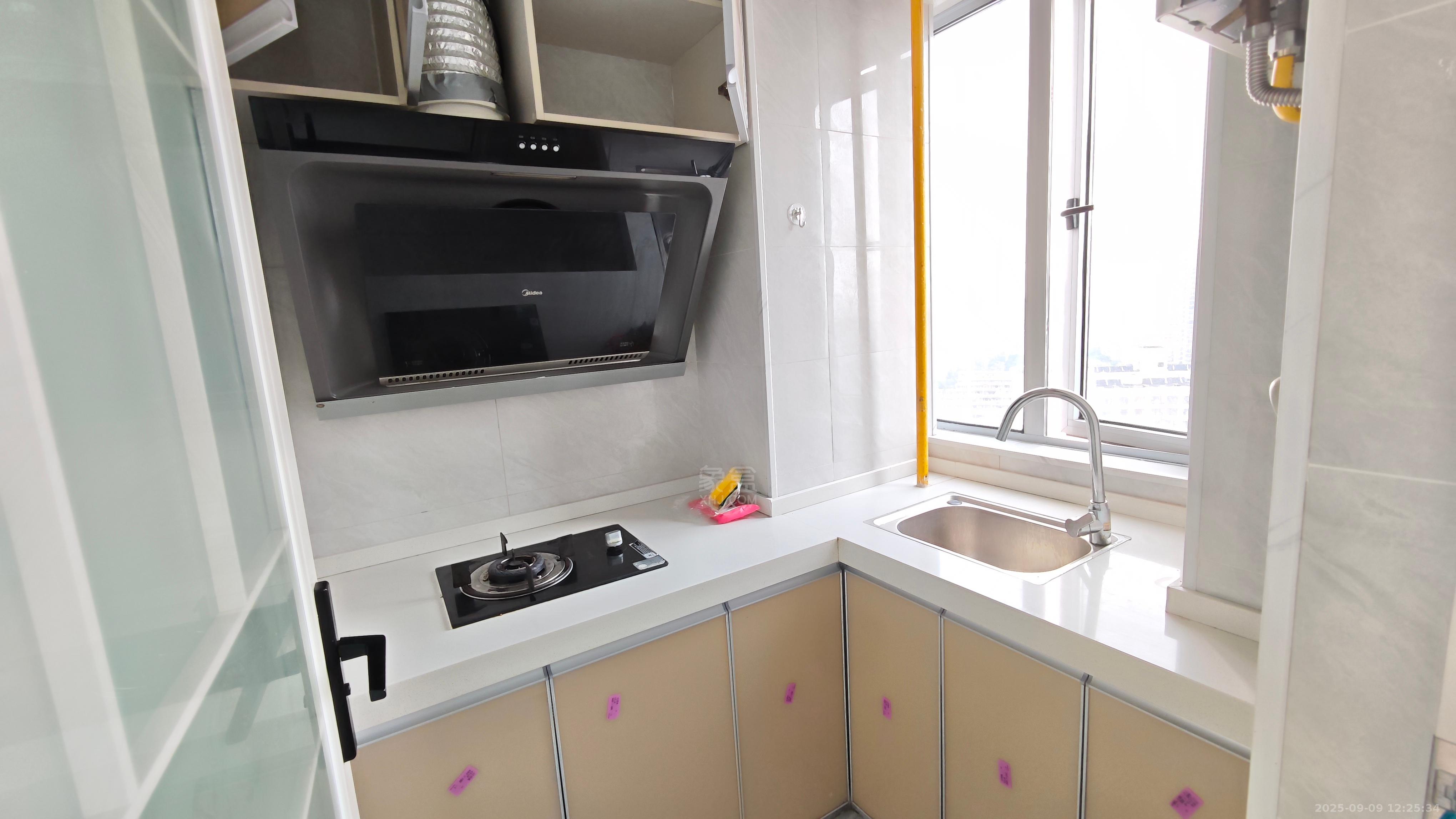 米兰公馆  1室1厅1卫    1300.0元/月 米兰公馆  1室1厅1卫    1300.0元/月室内图