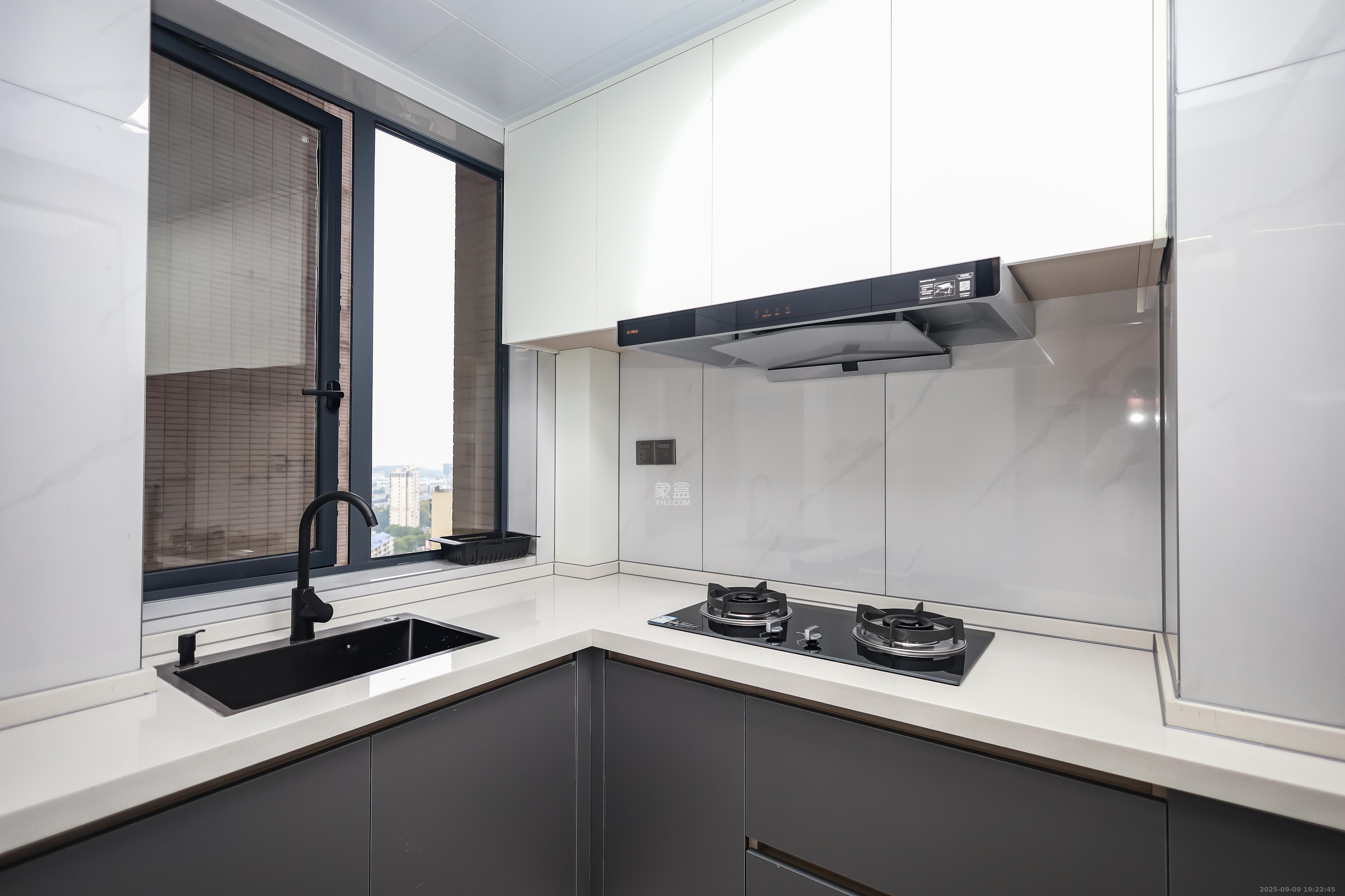 莱茵城 3室2厅2卫 89.8万 莱茵城 3室2厅2卫 89.8万厨房