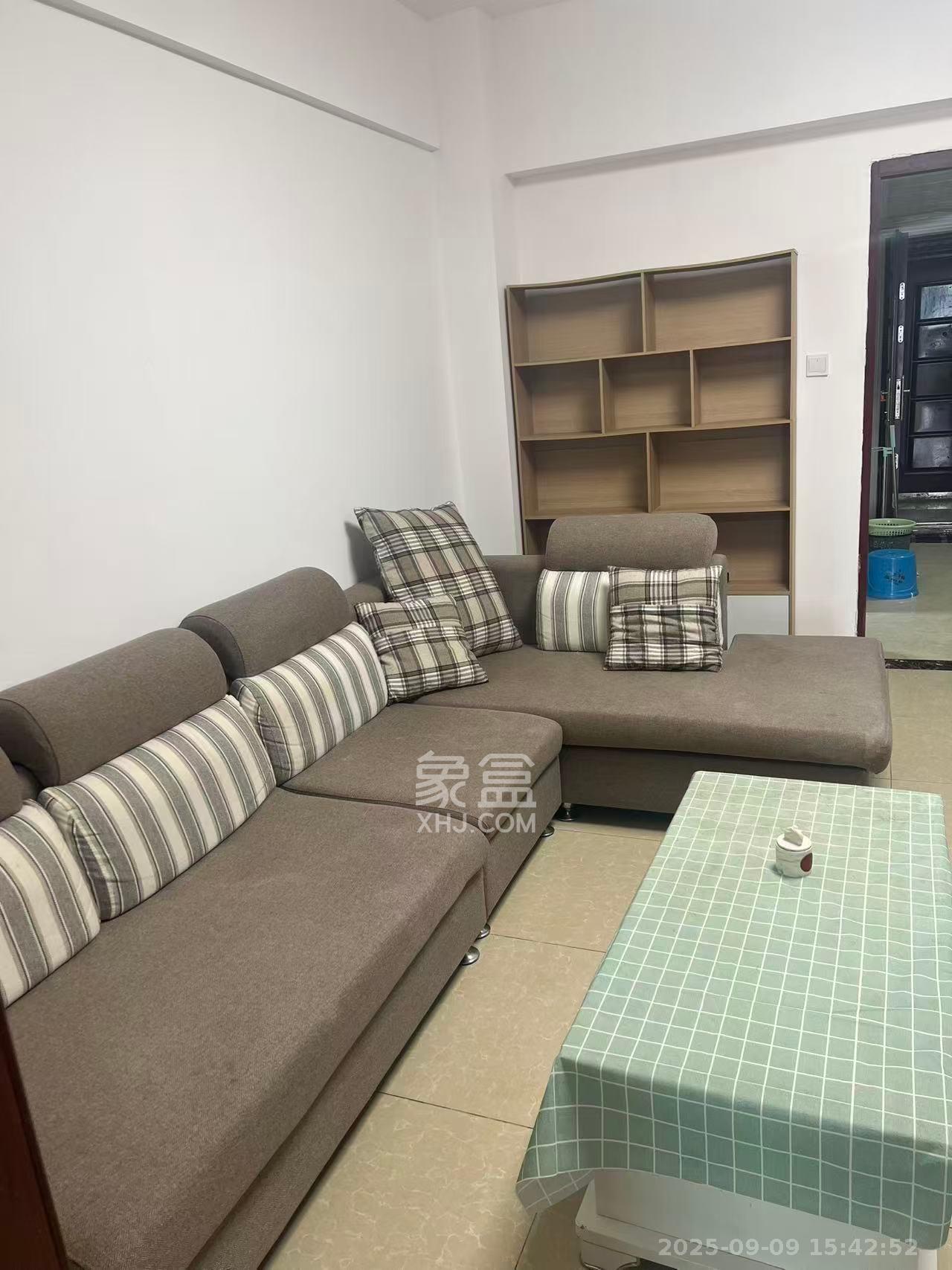 麓枫和苑 1室1厅1卫 1800.0元/月 麓枫和苑 1室1厅1卫 1800.0元/月室内图