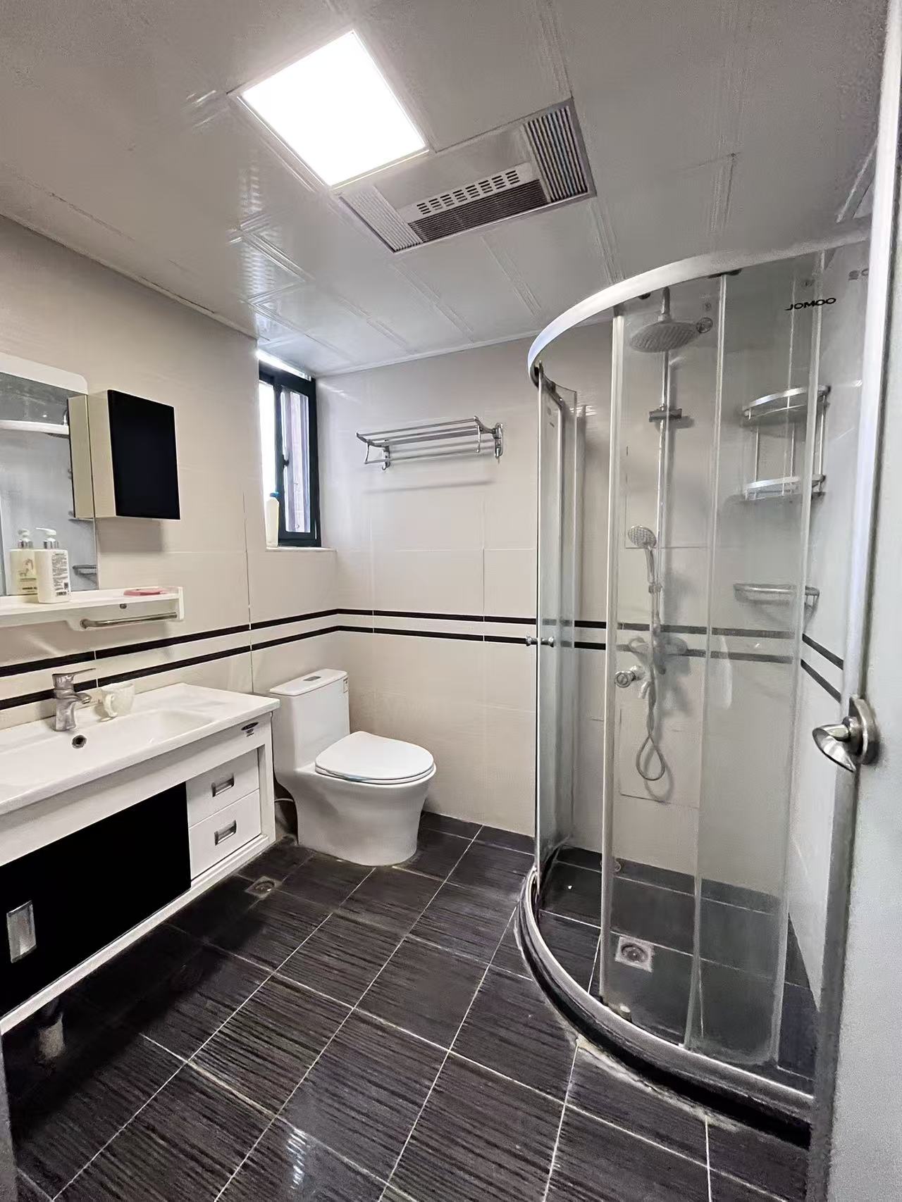 吉泰邦臣  3室2厅2卫    2500.0元/月 吉泰邦臣  3室2厅2卫    2500.0元/月室内图