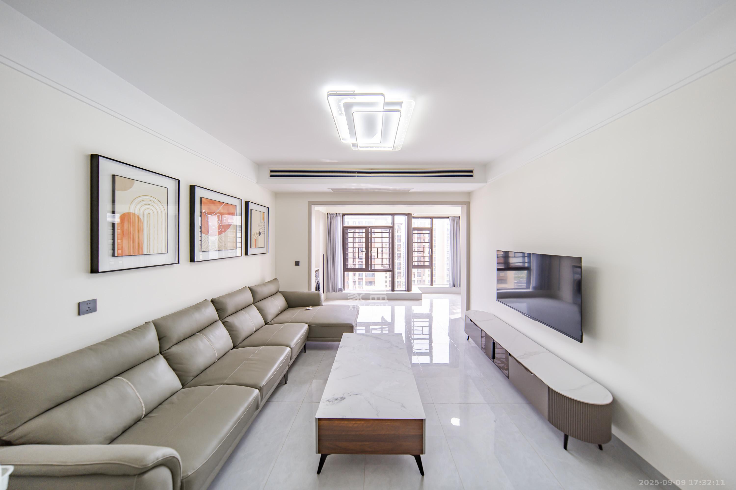 蓝光雍锦半岛 2室1厅1卫 128.0万 蓝光雍锦半岛 2室1厅1卫 128.0万客厅