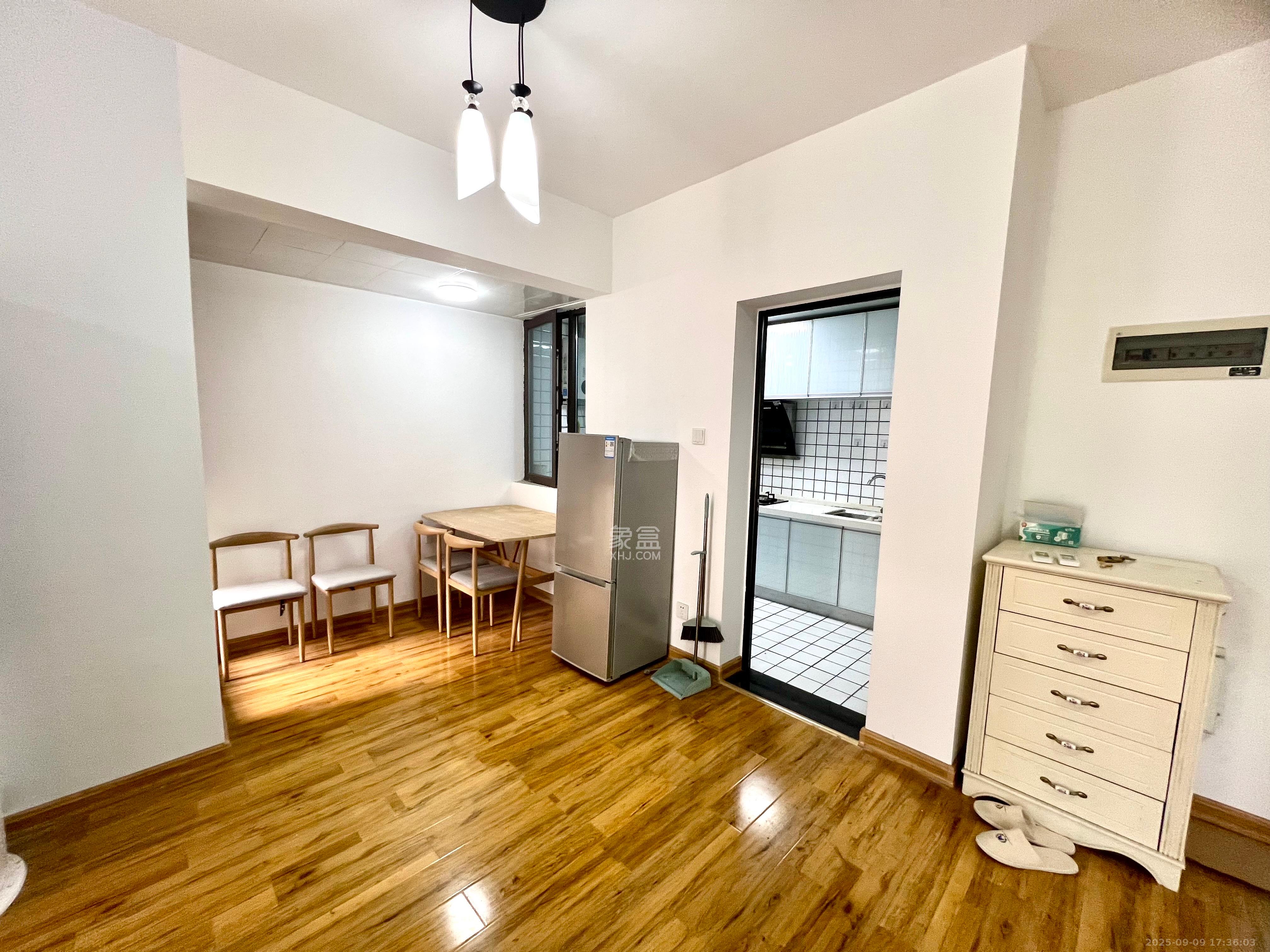 广悦星苑润园 2室2厅1卫 1900.0元/月 广悦星苑润园 2室2厅1卫 1900.0元/月室内图