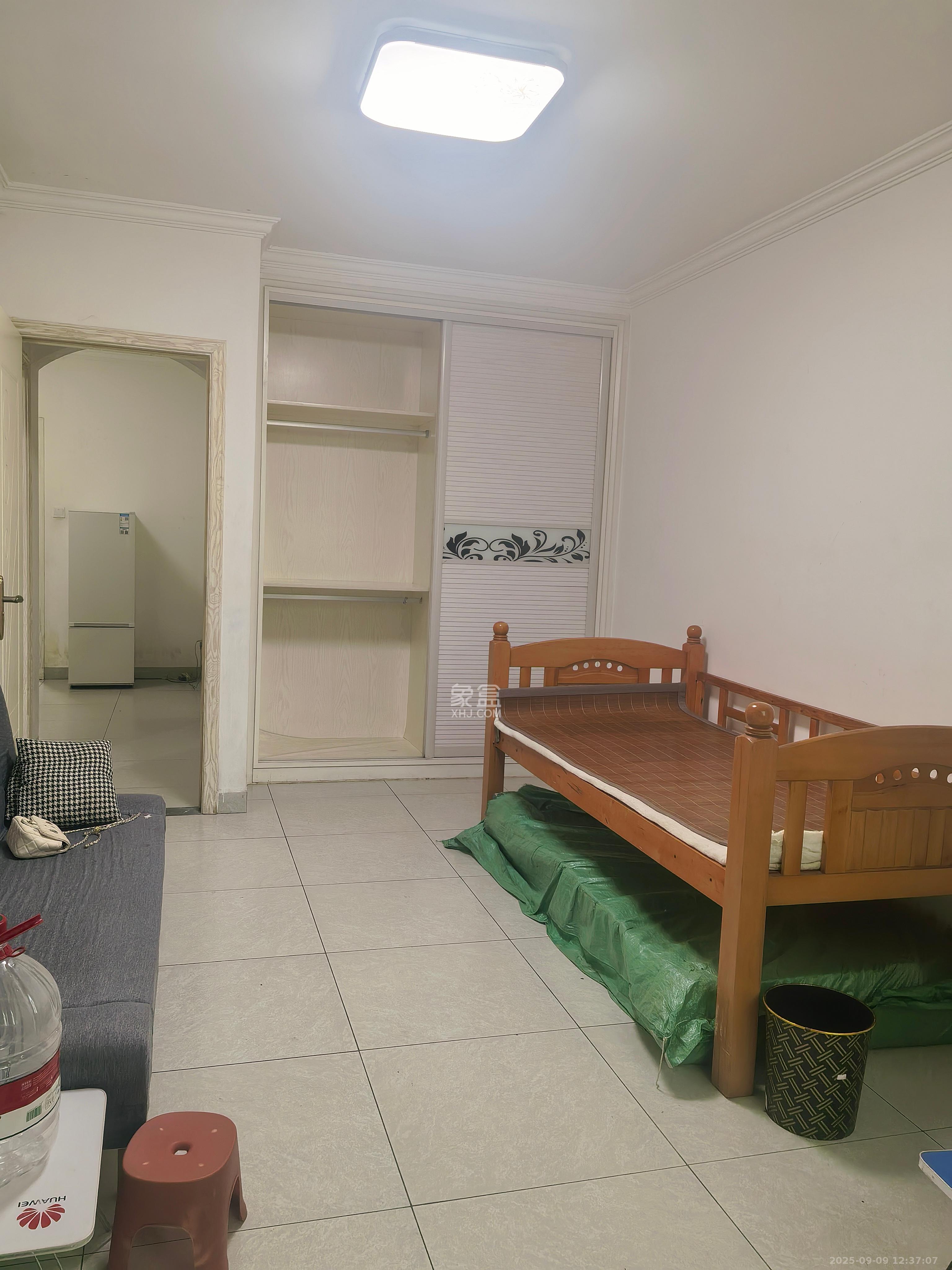 赤岗小区(一二三片)  2室1厅1卫    2000.0元/月 赤岗小区(一二三片)  2室1厅1卫    2000.0元/月室内图