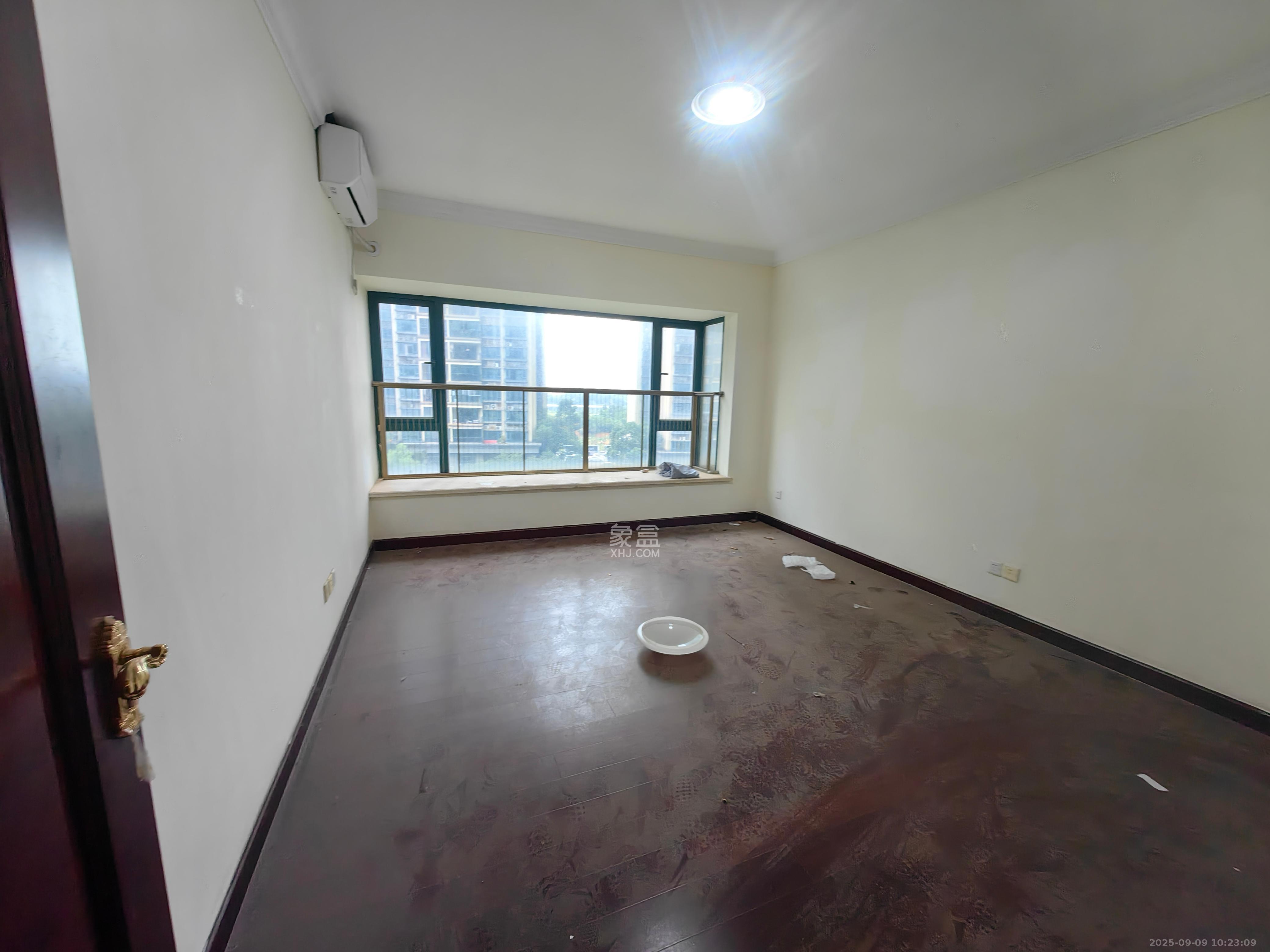 恒大名都 3室2厅1卫 3300.0元/月 恒大名都 3室2厅1卫 3300.0元/月室内图