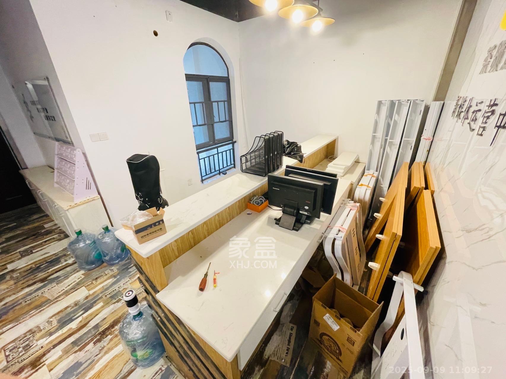 归心苑  7室3厅4卫    12800.0元/月室内图