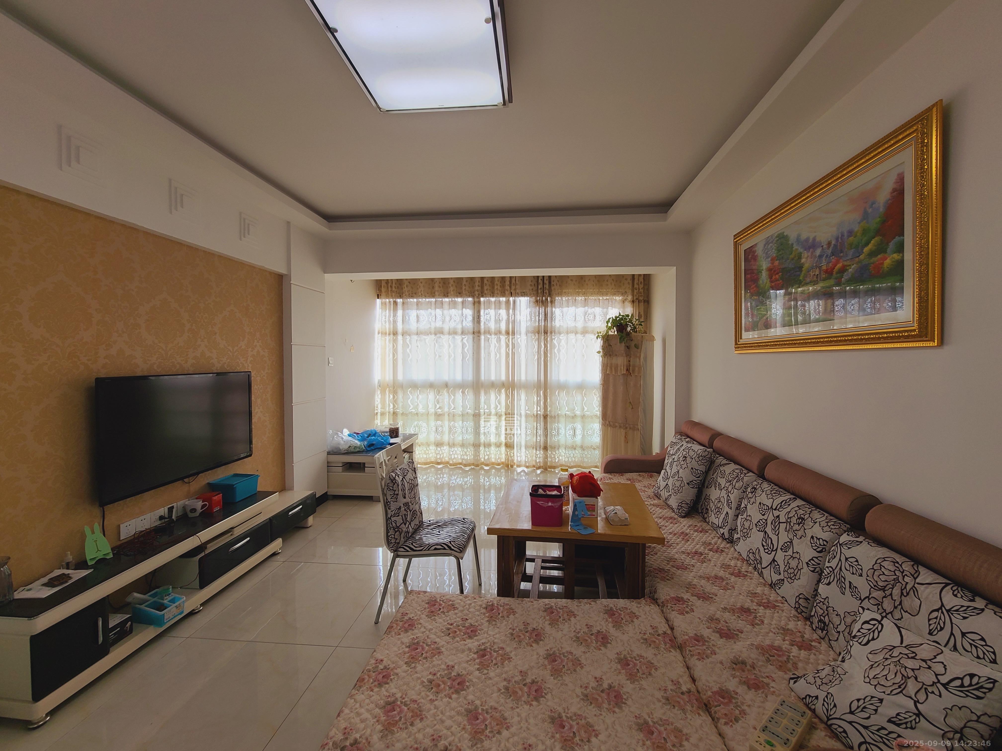 星城书香苑(星城书院)  3室2厅2卫    3500.0元/月 星城书香苑(星城书院)  3室2厅2卫    3500.0元/月室内图