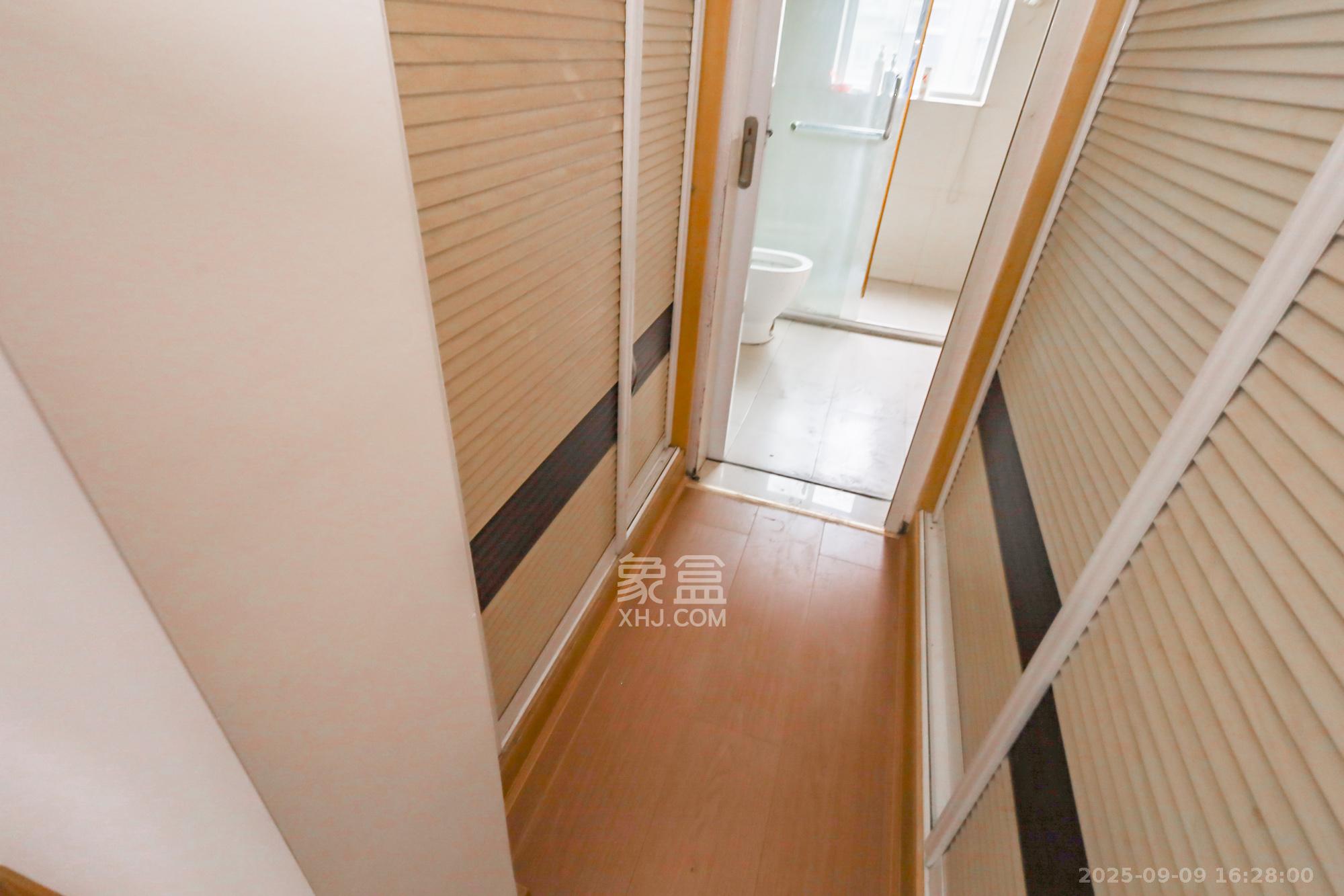 香海西岸  3室2厅2卫    130.0万 香海西岸  3室2厅2卫    130.0万其他