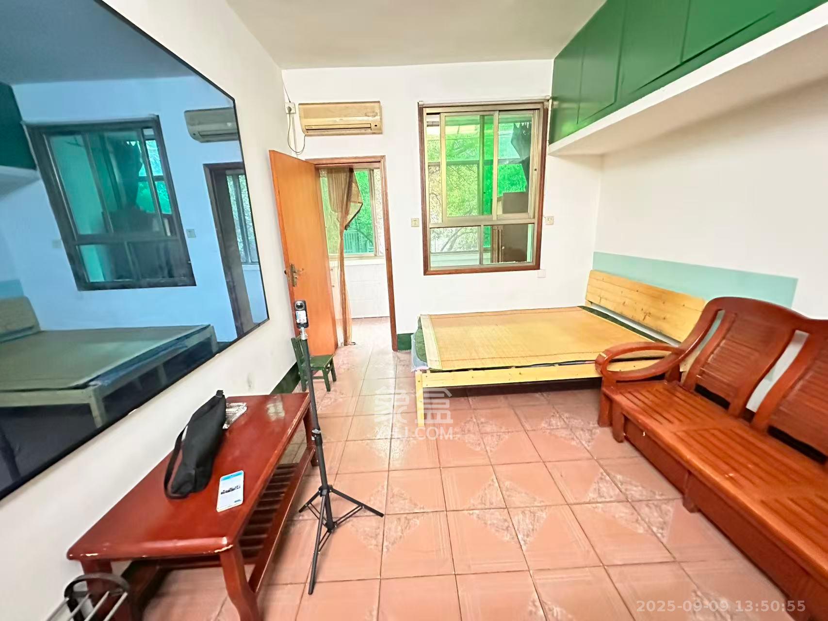 文艺新村  2室1厅1卫    1400.0元/月室内图