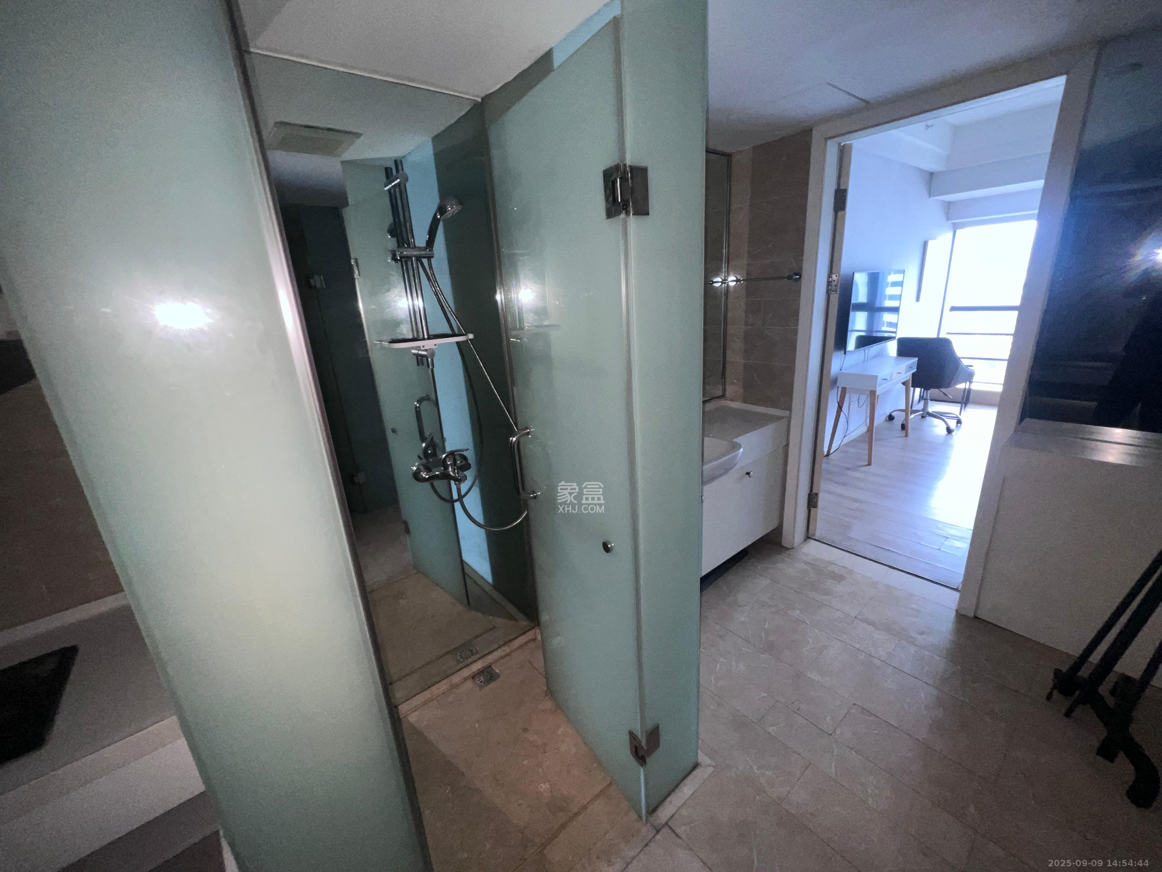 泊富公寓（泊富国际广场）  1室1厅1卫    2500.0元/月室内图