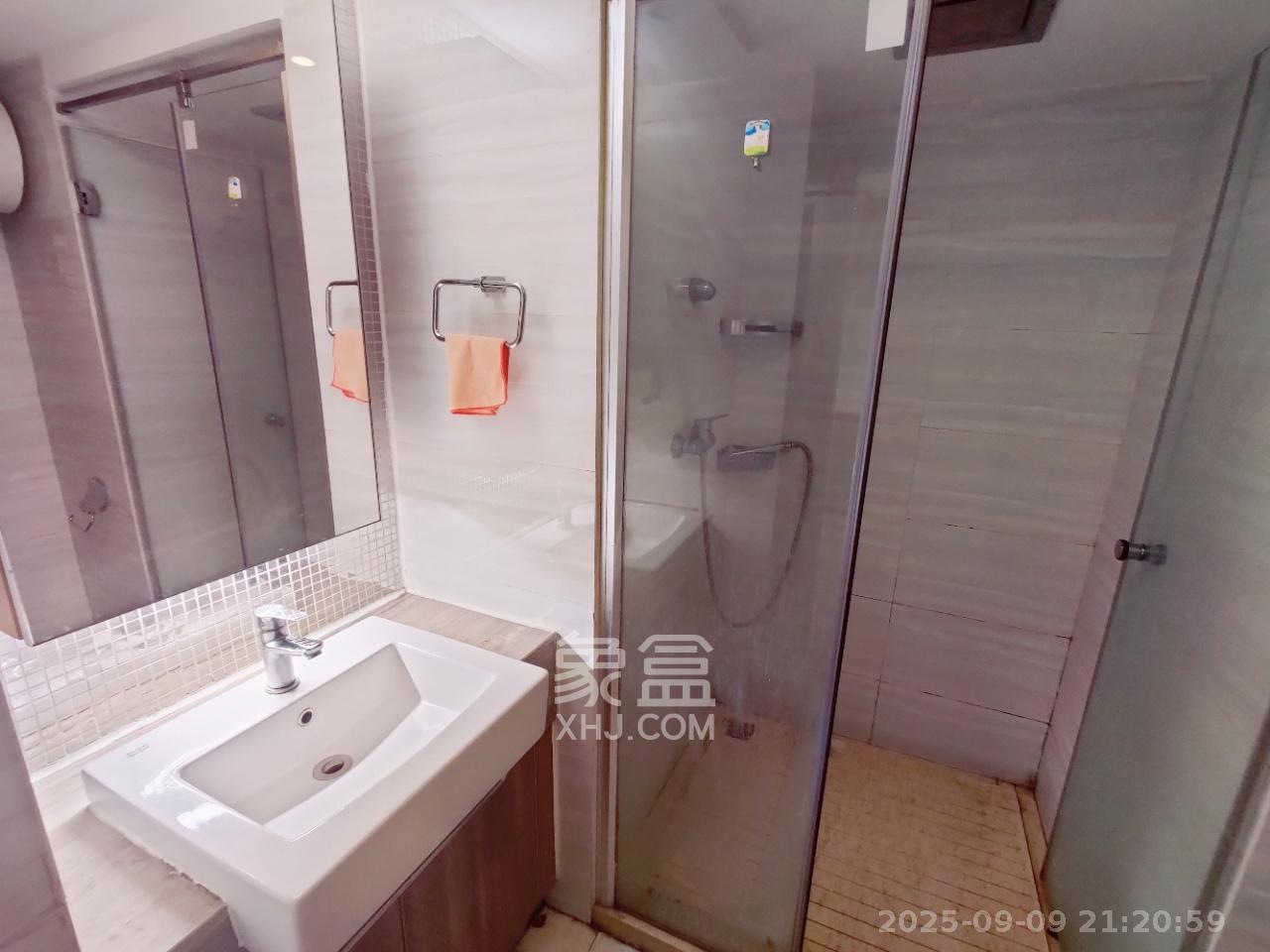 奥林匹克花园贡院三期  1室1厅1卫    1400.0元/月 奥林匹克花园贡院三期  1室1厅1卫    1400.0元/月室内图