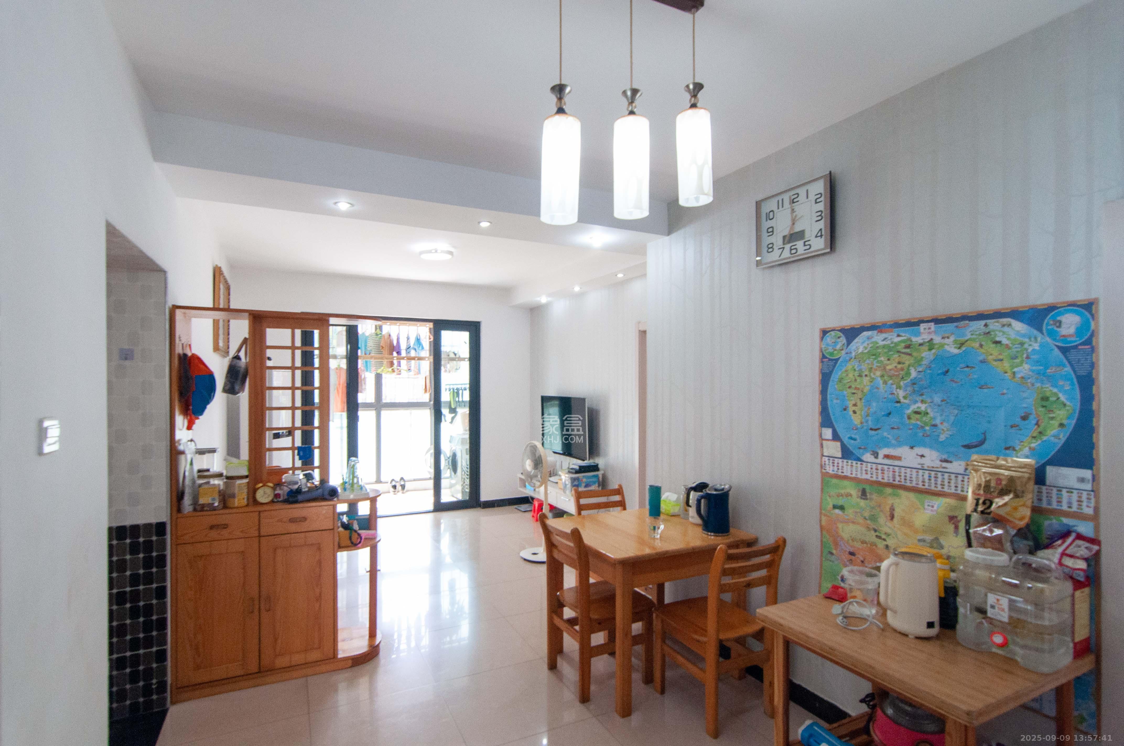 高鑫麓城 3室2厅1卫 79.0万 高鑫麓城 3室2厅1卫 79.0万客厅