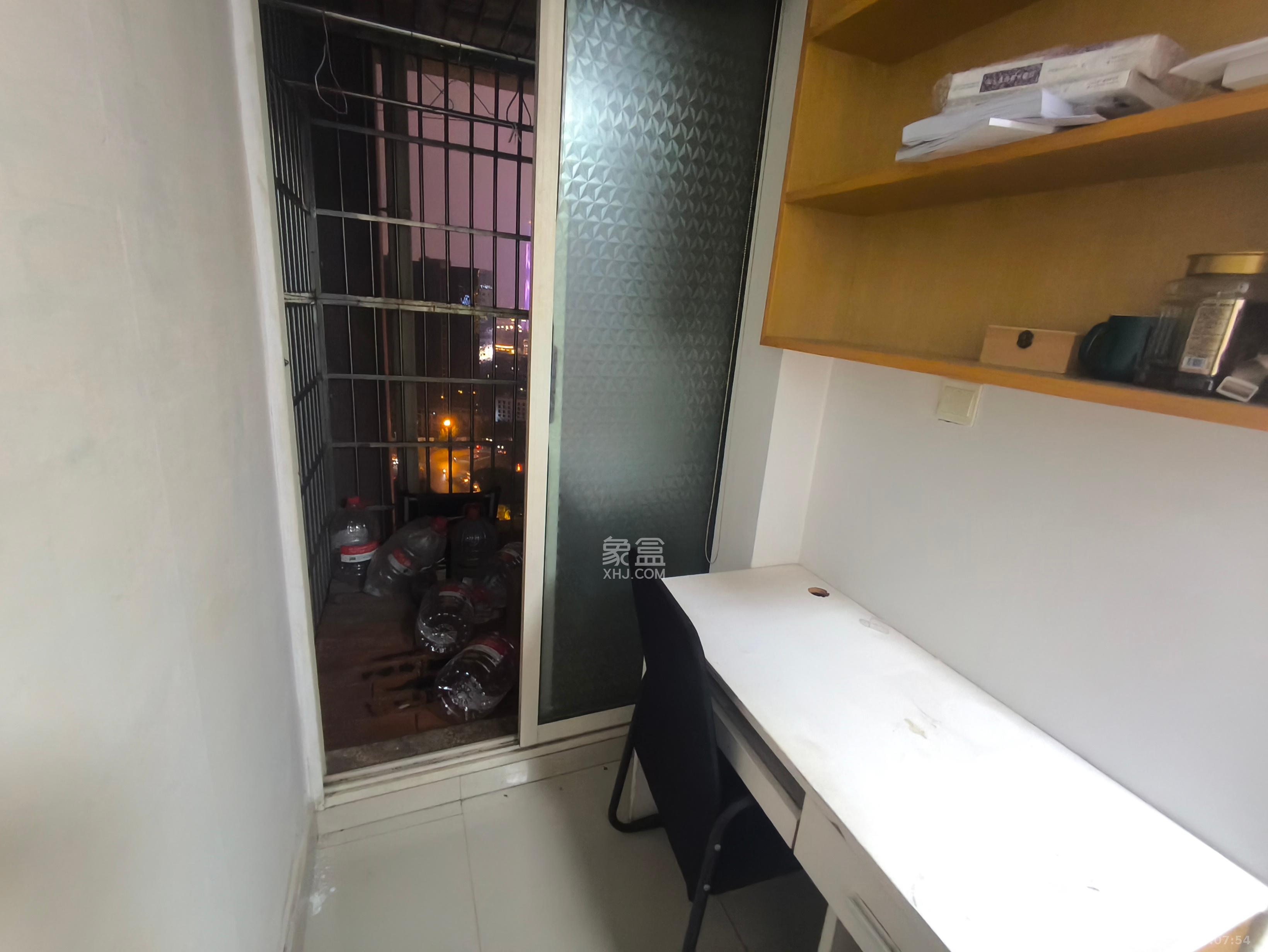 白沙晶城  1室1厅1卫    2000.0元/月室内图