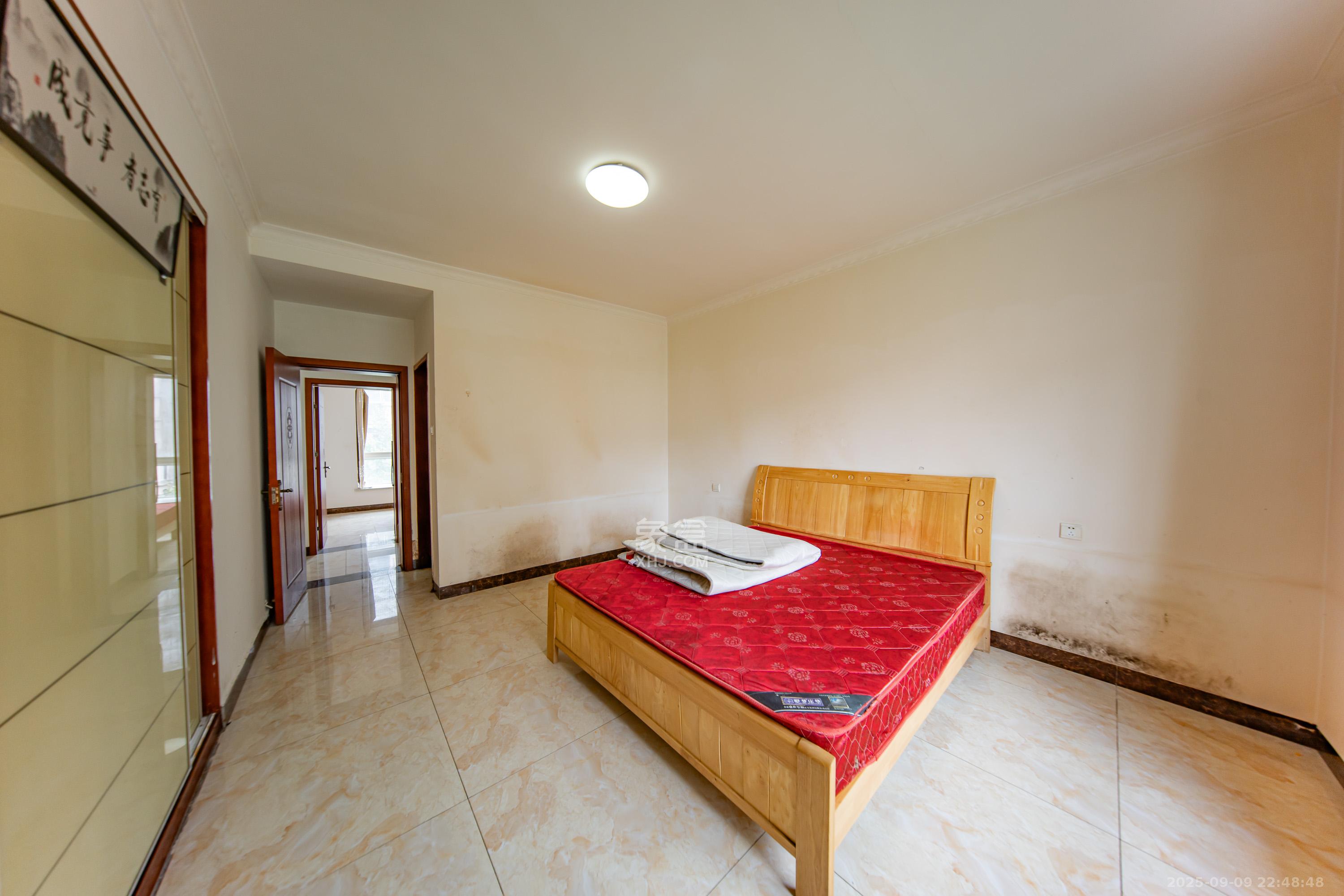 枫华府第 3室2厅2卫 65.0万 枫华府第 3室2厅2卫 65.0万卧室