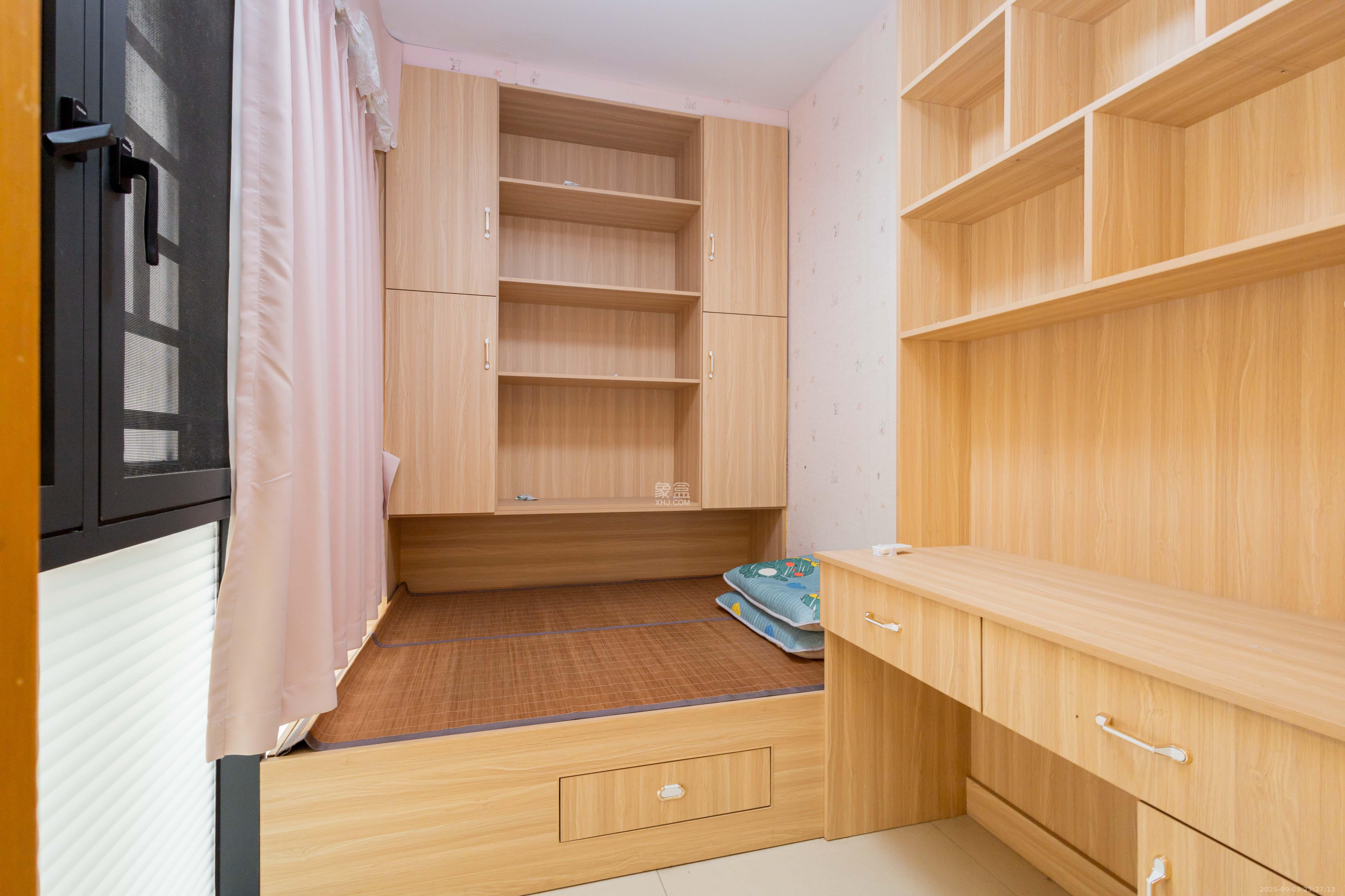 丁家高层公寓(领尚公寓)  3室2厅1卫    38.0万 丁家高层公寓(领尚公寓)  3室2厅1卫    38.0万卧室