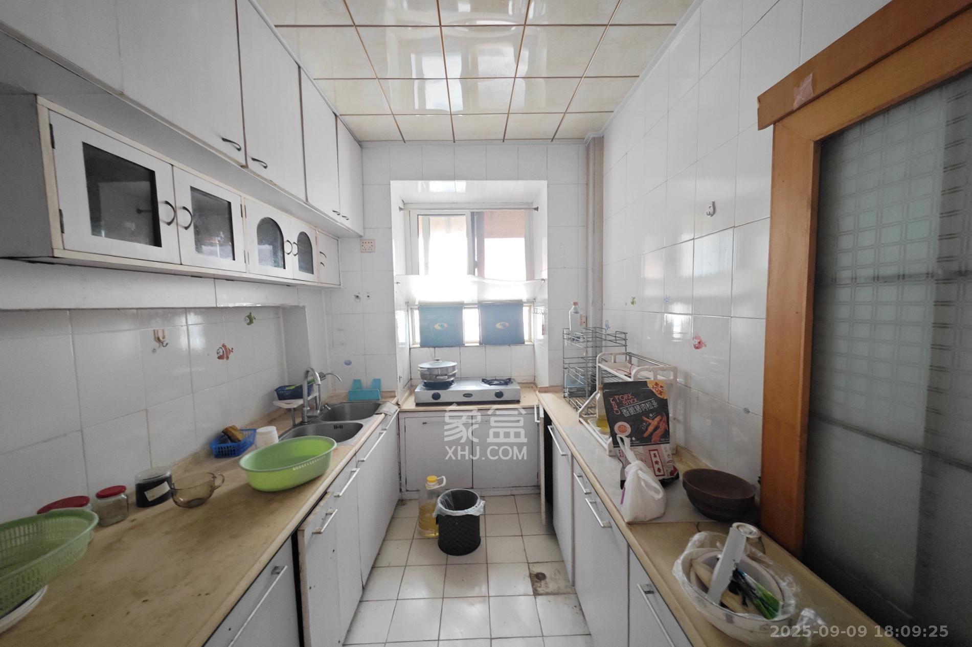 潇湘电影制片厂  3室1厅1卫    41.5万 潇湘电影制片厂  3室1厅1卫    41.5万厨房