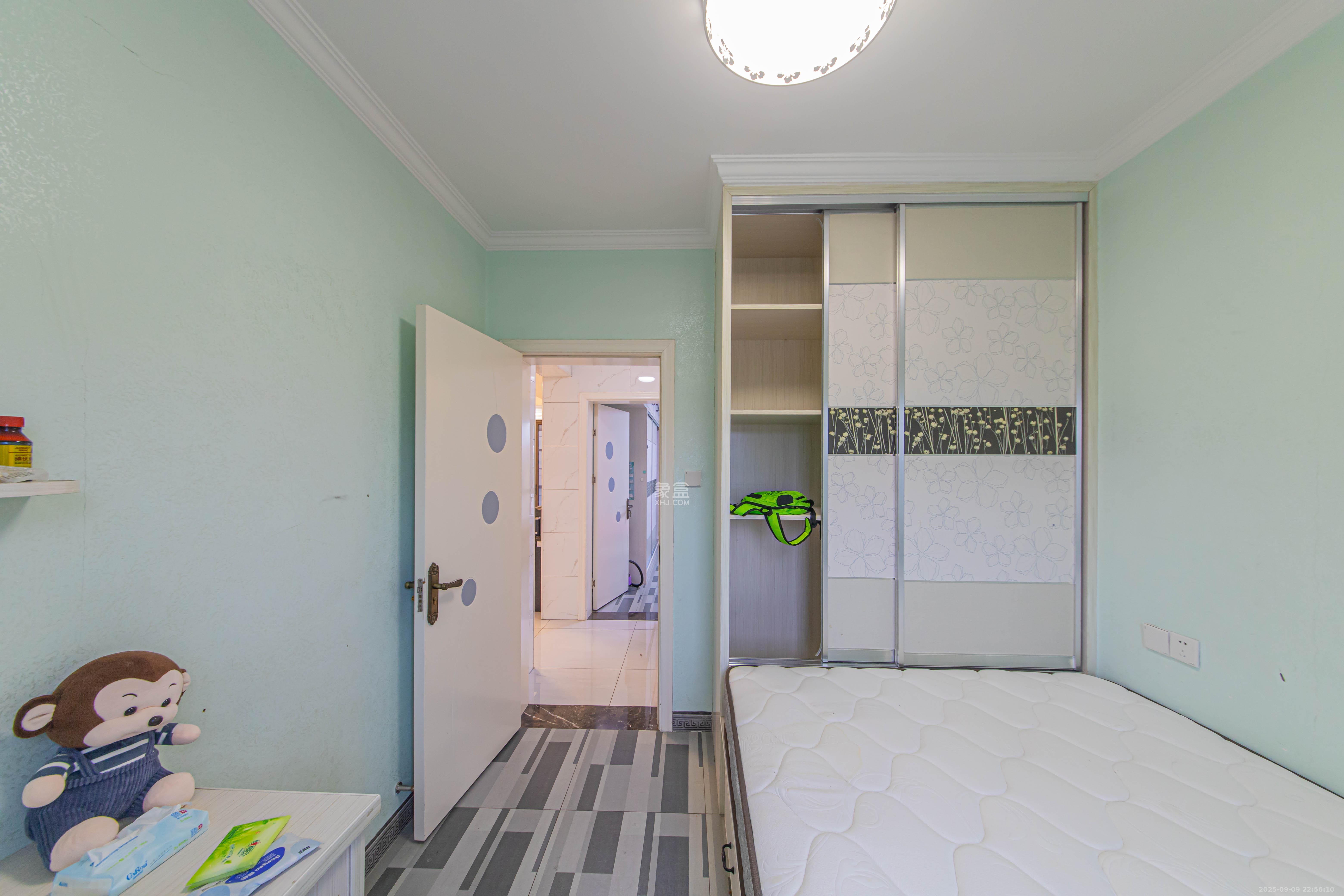 鑫远悦城（鑫远悦时代）  4室2厅2卫    117.0万卧室